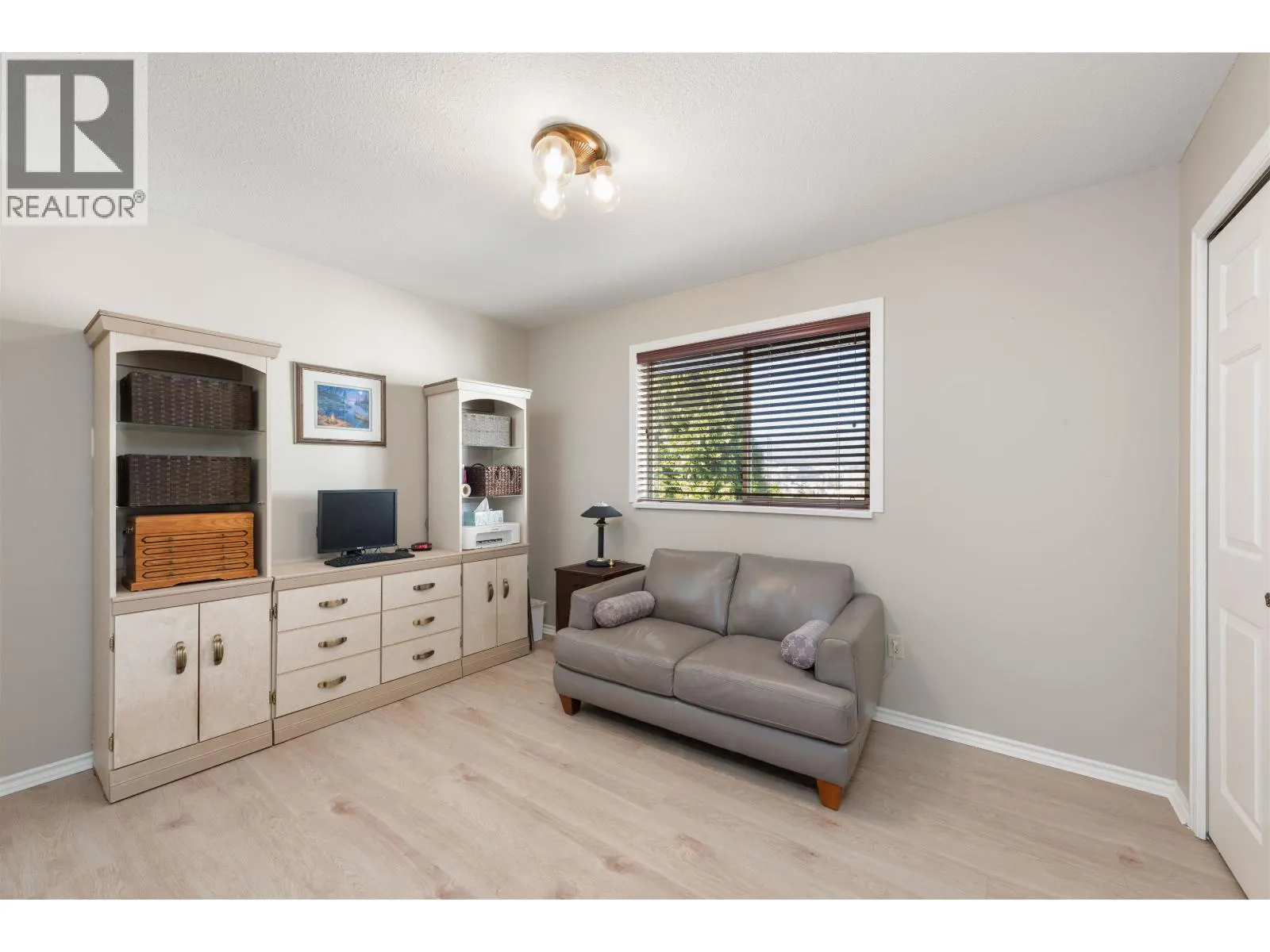 3173 LEEWARD COURT