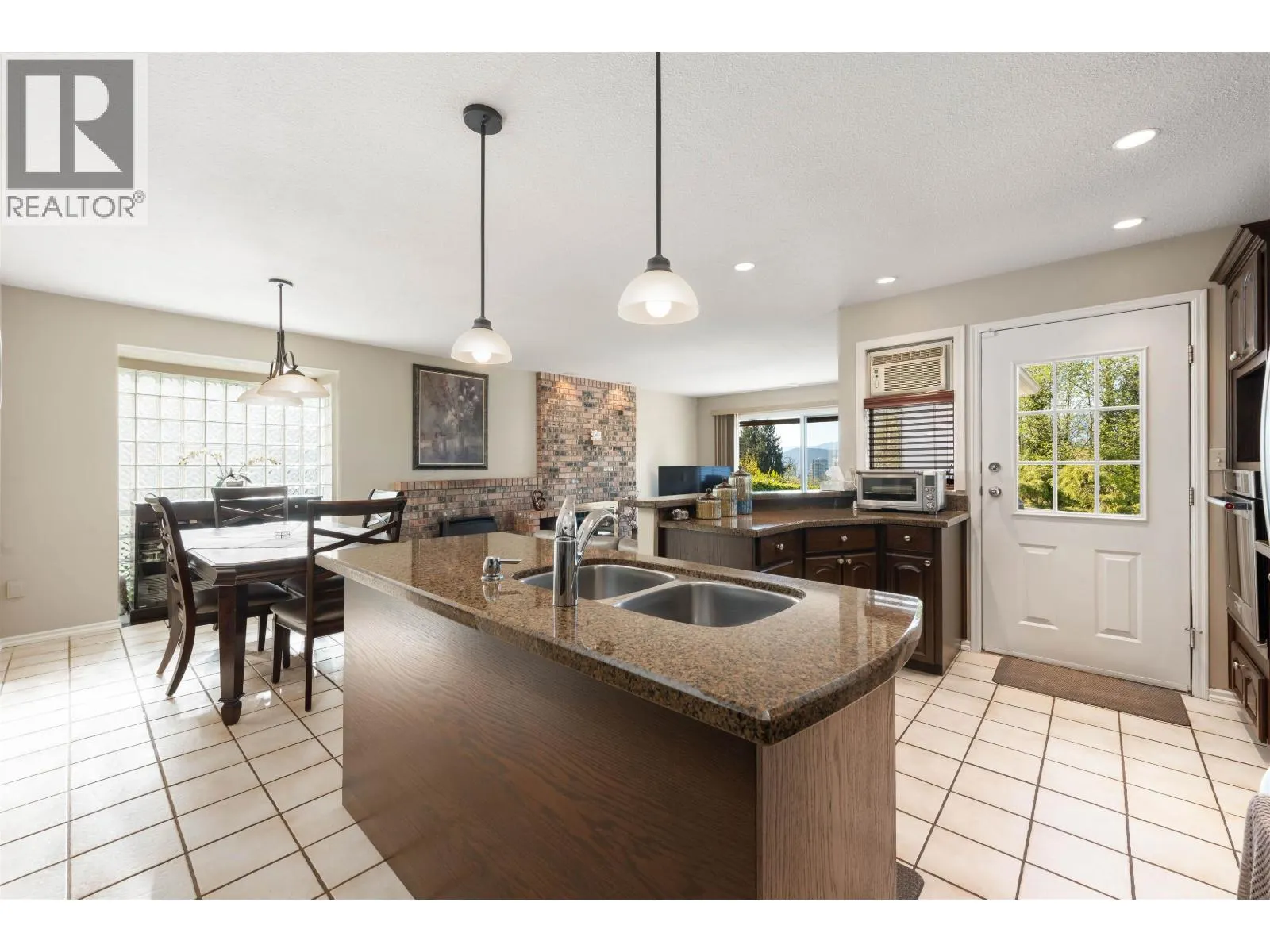3173 LEEWARD COURT