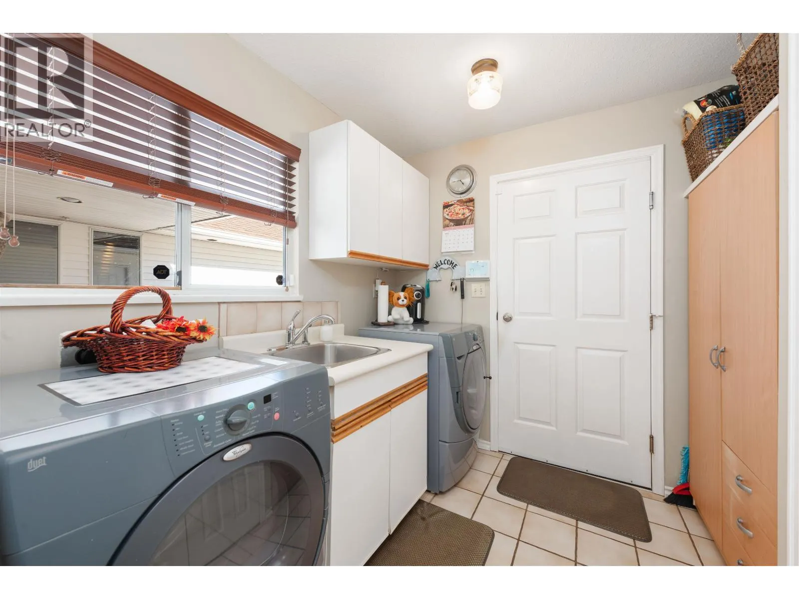 3173 LEEWARD COURT