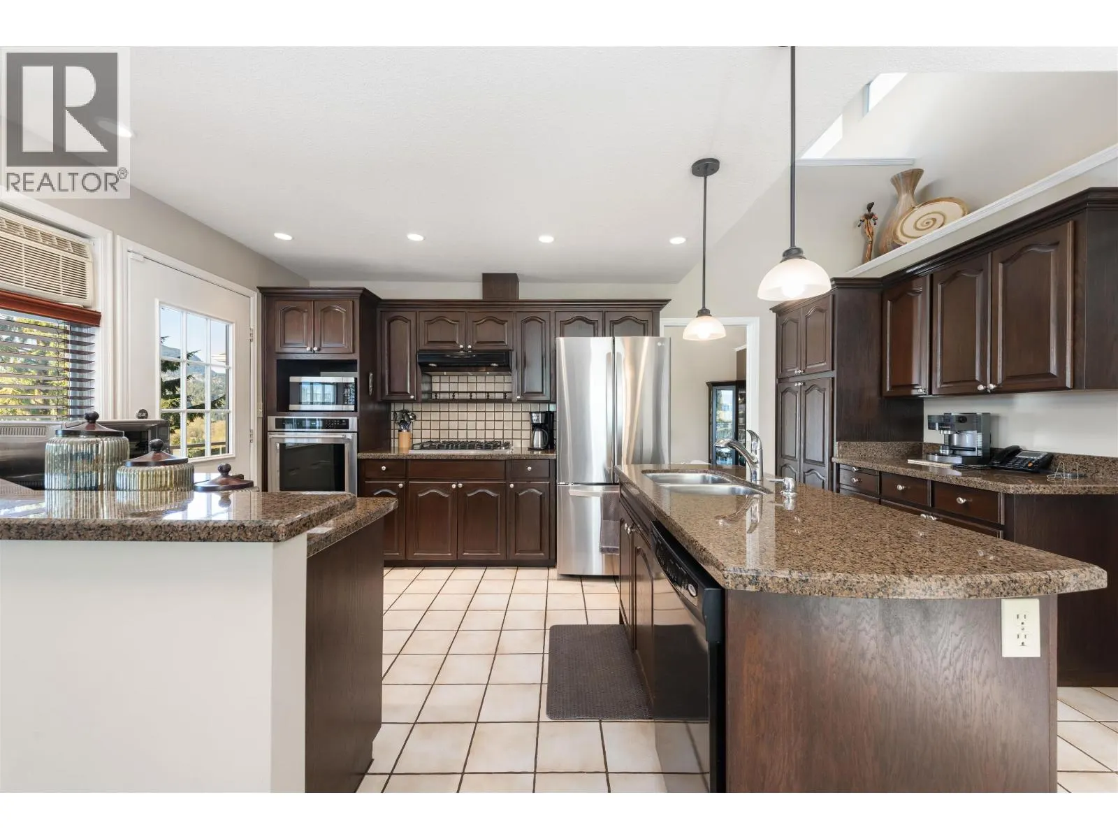 3173 LEEWARD COURT