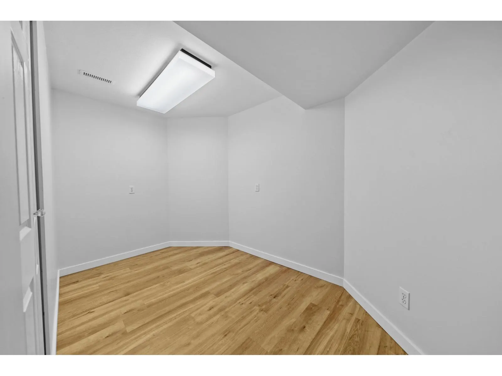 8311 170 STREET