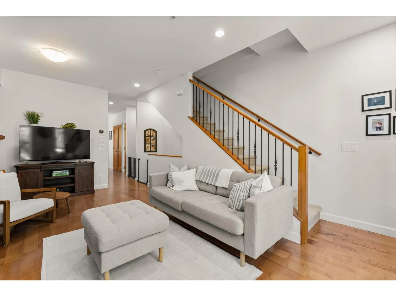 93 8068 207 STREET