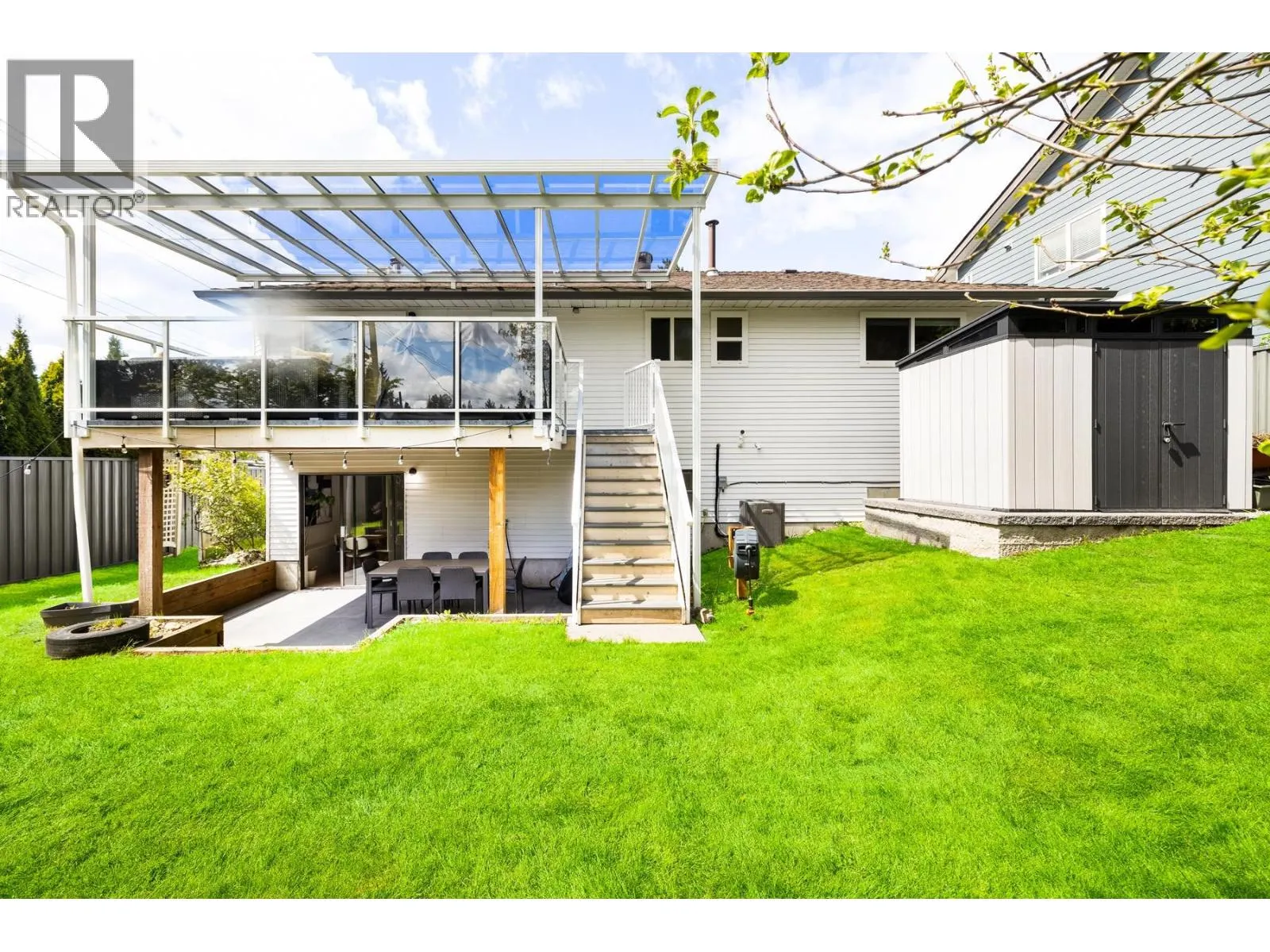 2 WALTON WAY