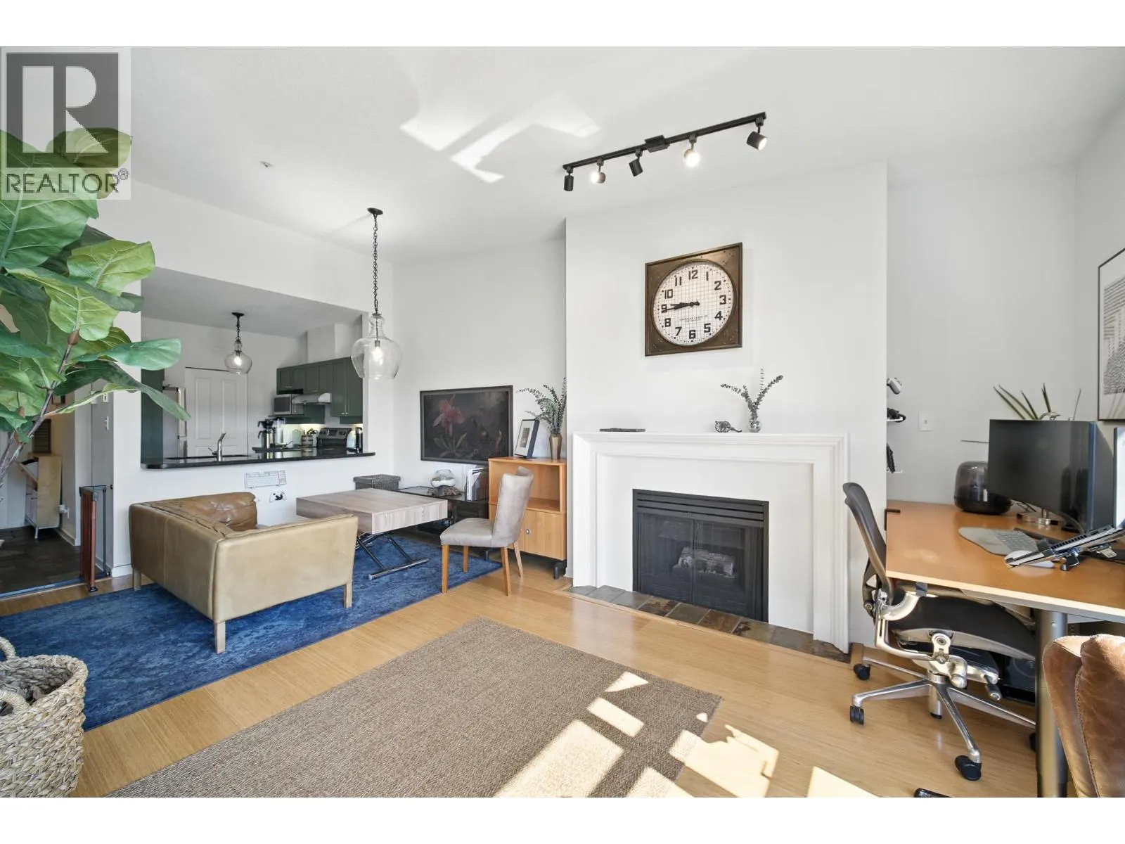 409 1820 E KENT AVE SOUTH AVENUE