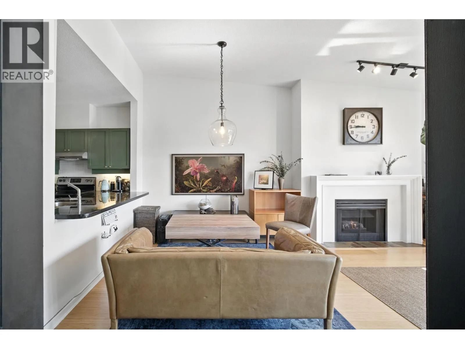 409 1820 E KENT AVE SOUTH AVENUE