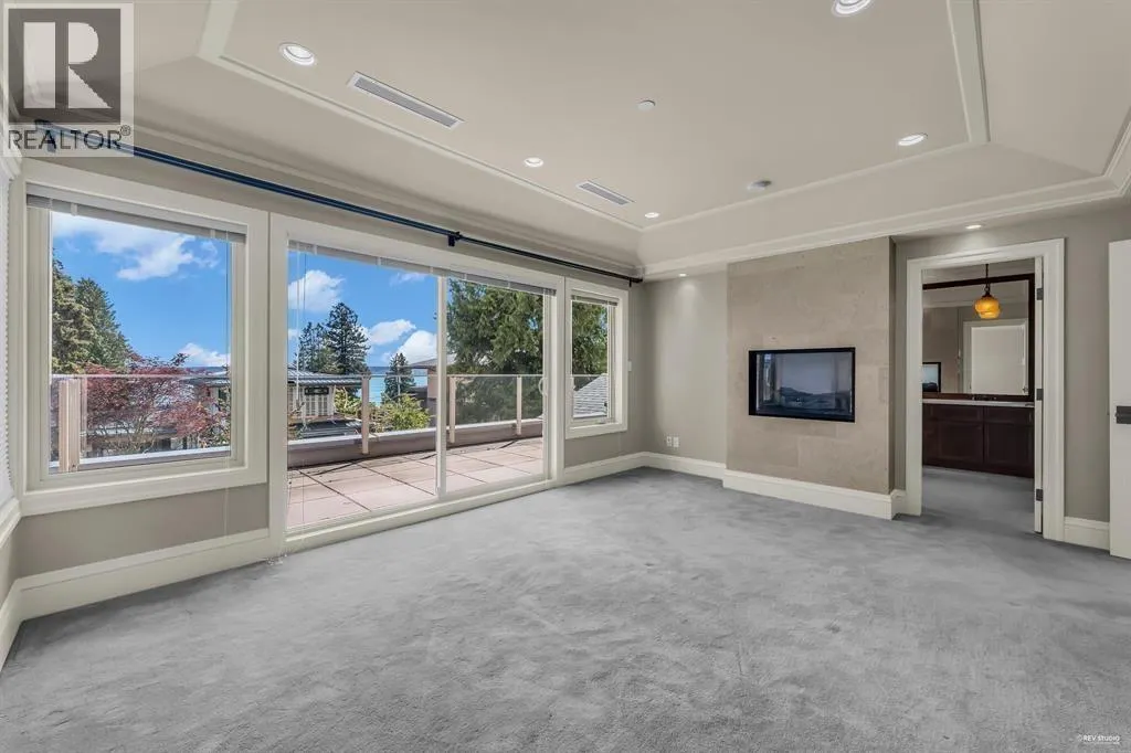 2566 MARINE DRIVE