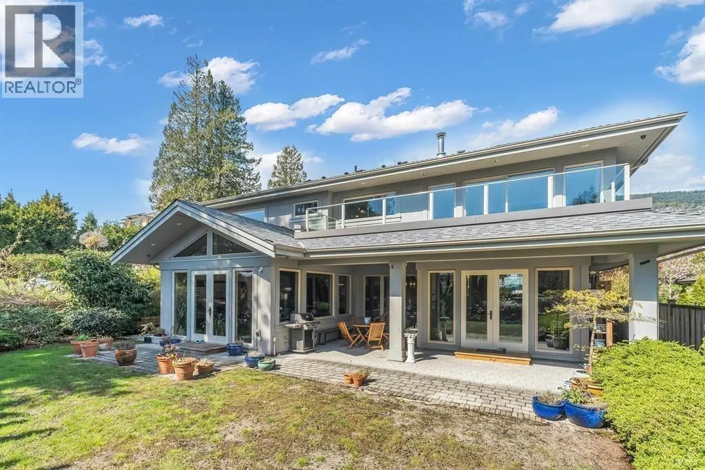 2566 MARINE DRIVE