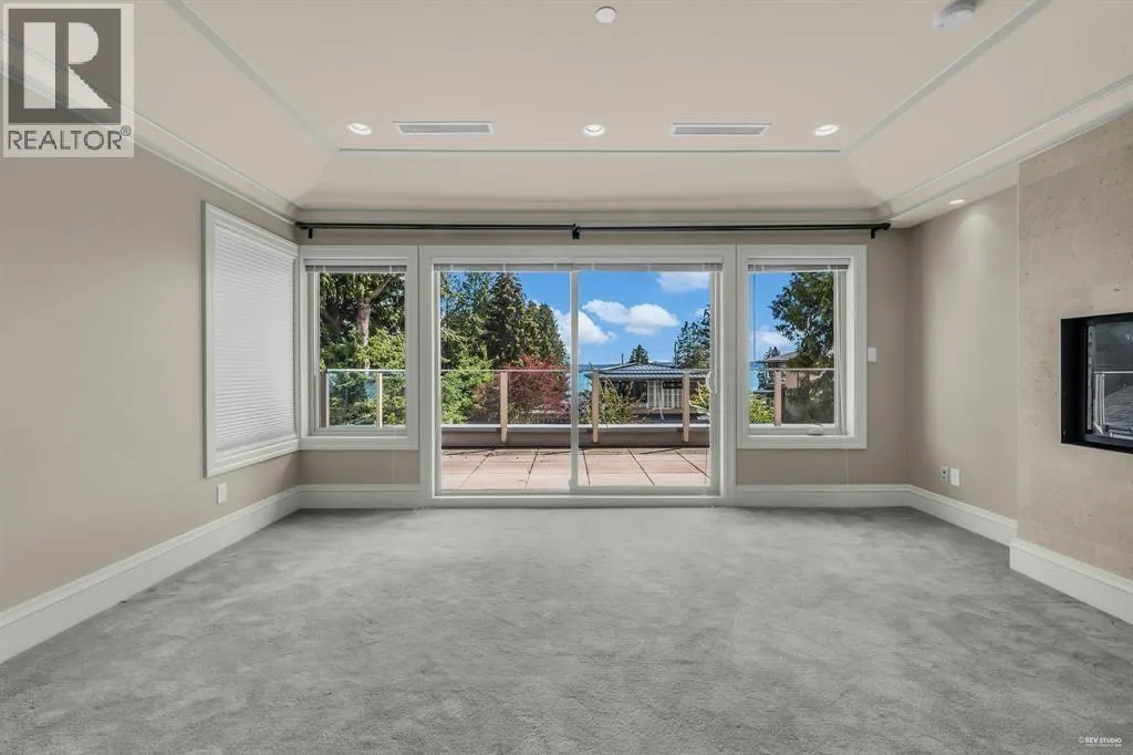 2566 MARINE DRIVE