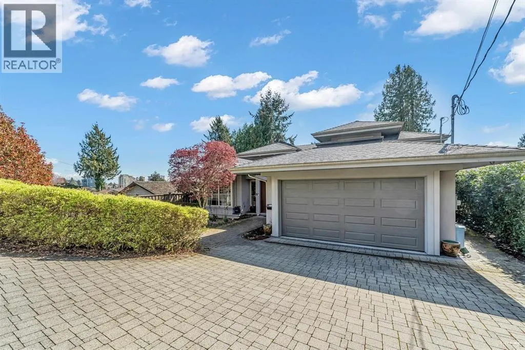 2566 MARINE DRIVE