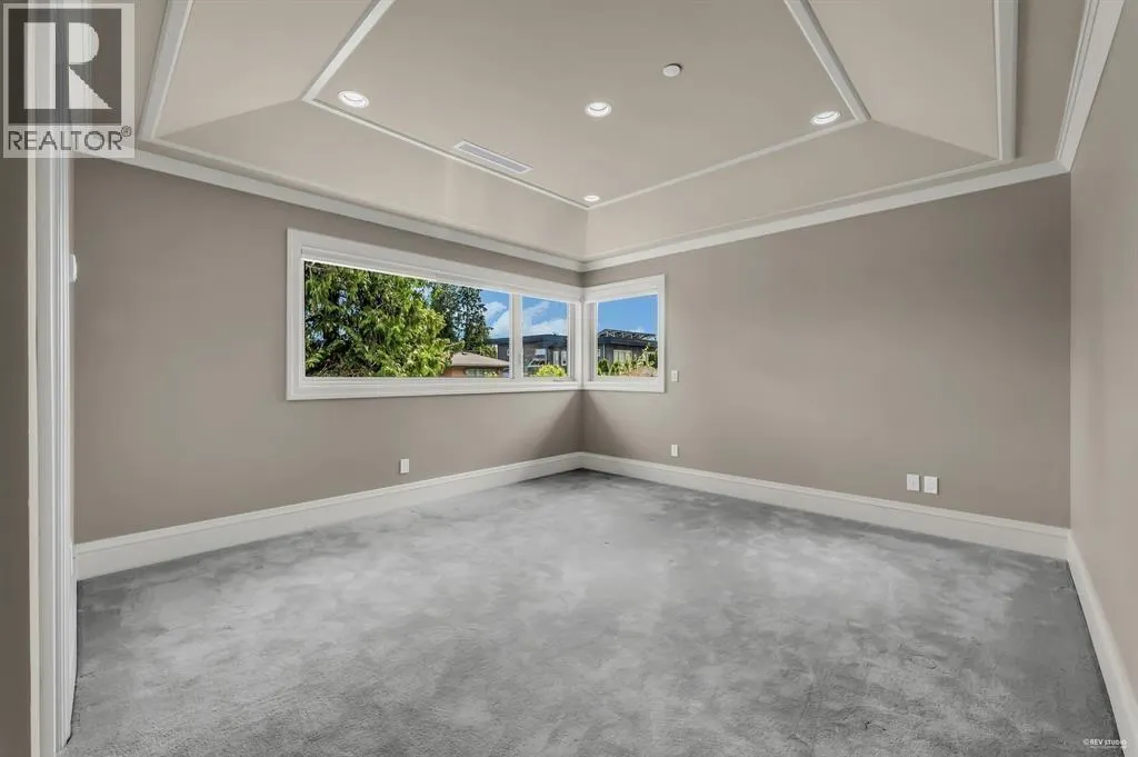 2566 MARINE DRIVE