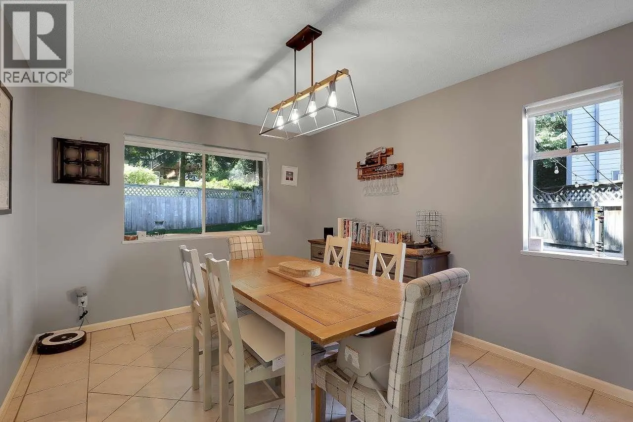 5256 CAMBRIDGE COURT