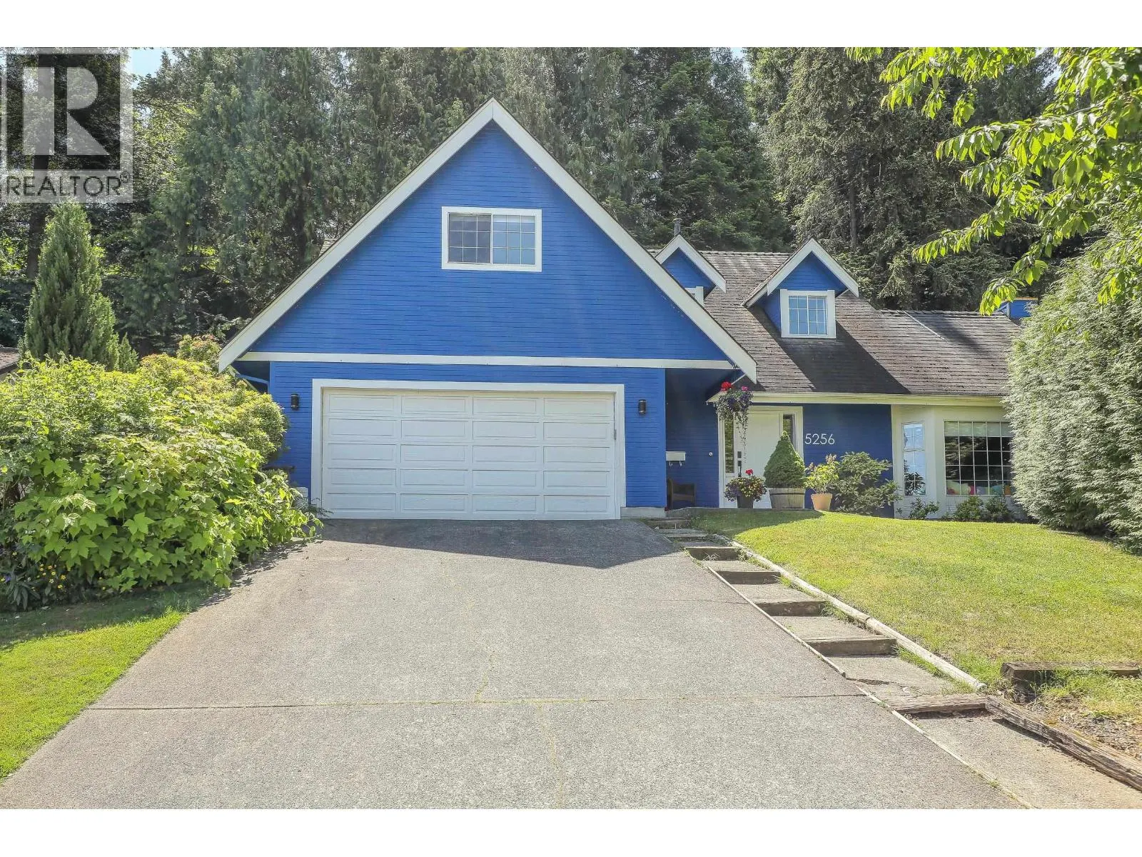 5256 CAMBRIDGE COURT