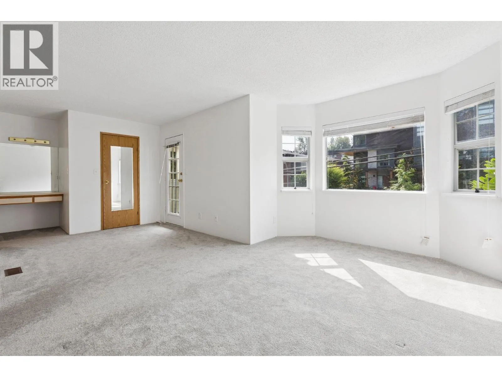 65 SEAVIEW DRIVE