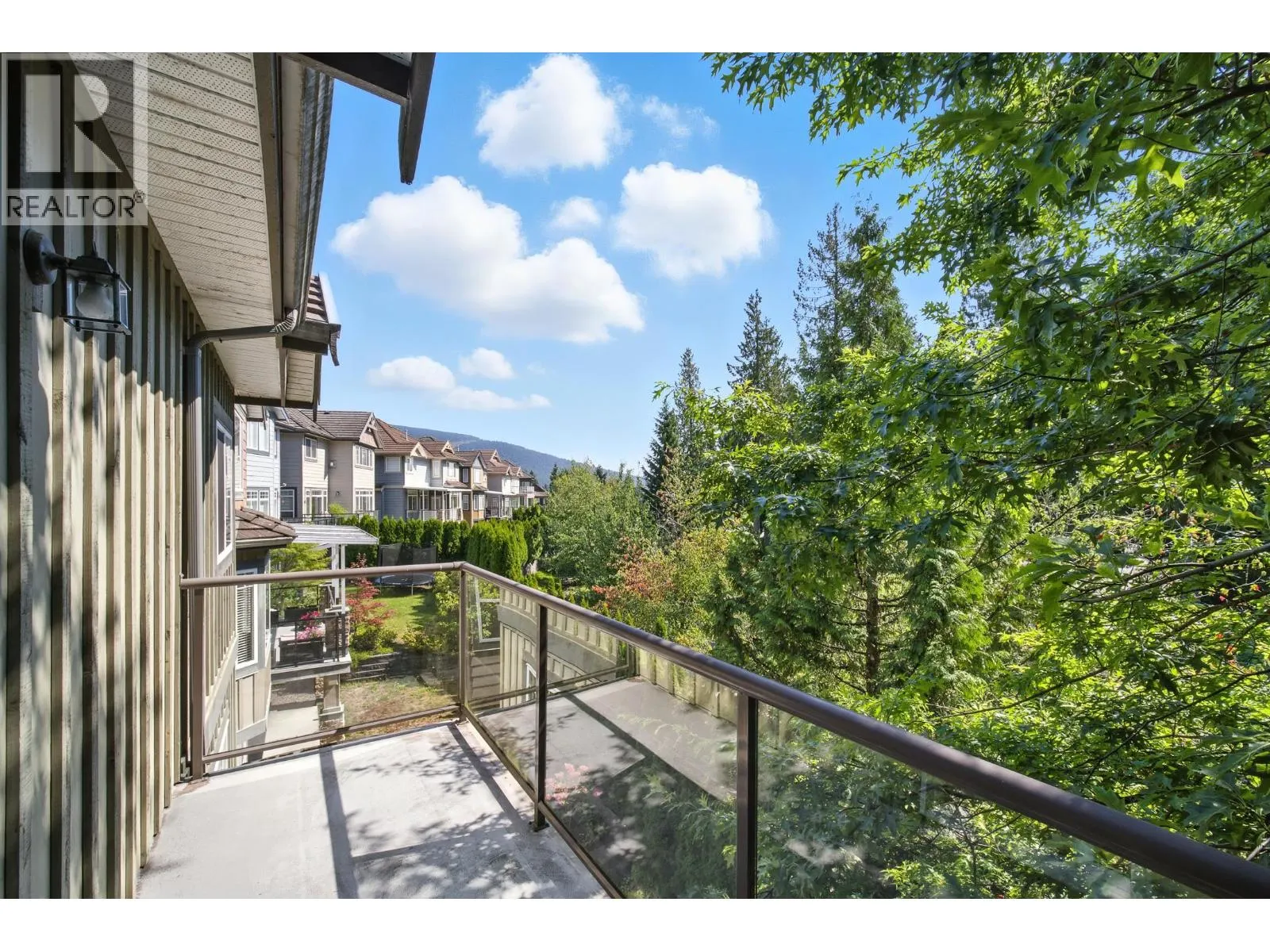 3252 CAMELBACK LANE