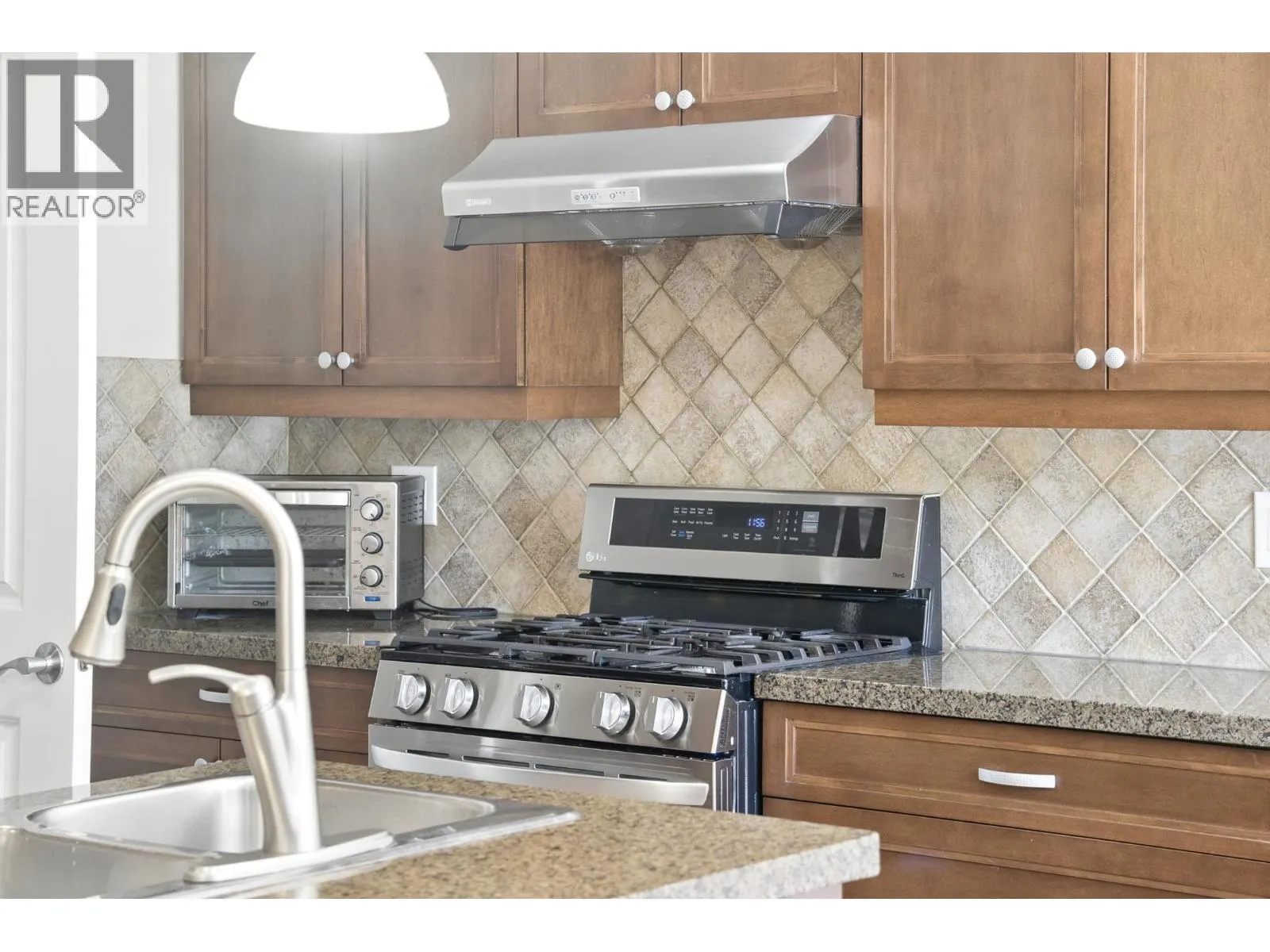 3252 CAMELBACK LANE