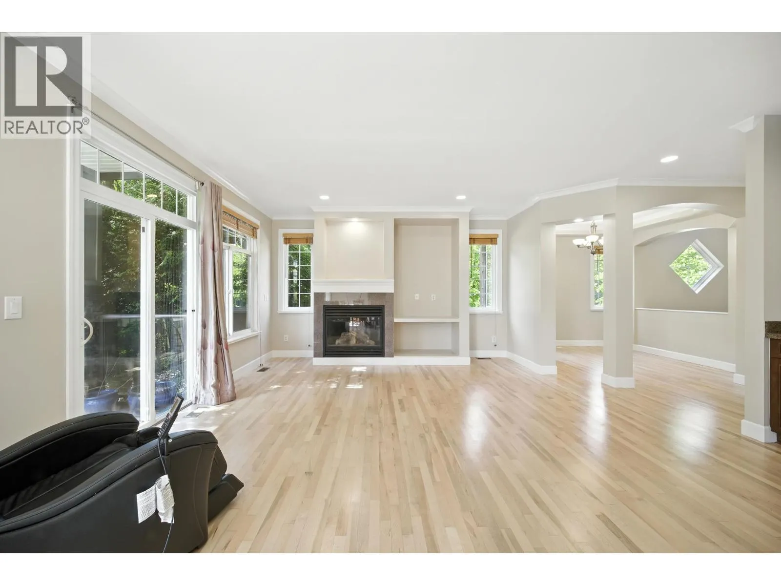 3252 CAMELBACK LANE