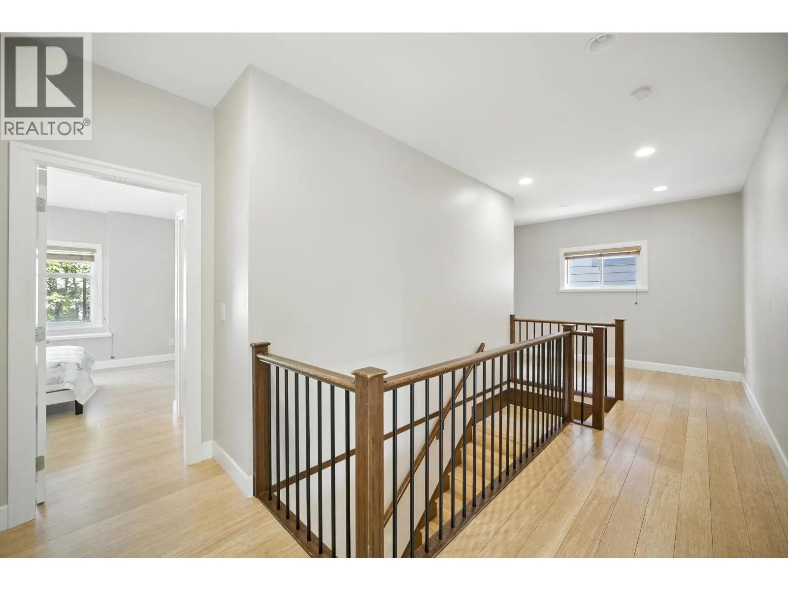 3252 CAMELBACK LANE