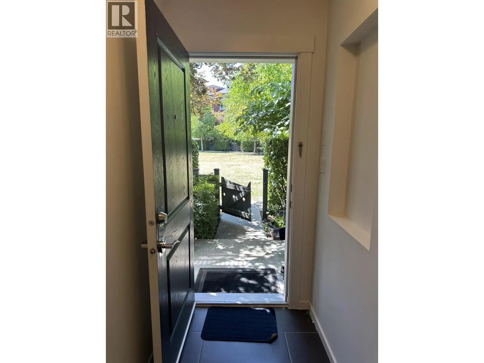 40 3010 RIVERBEND DRIVE