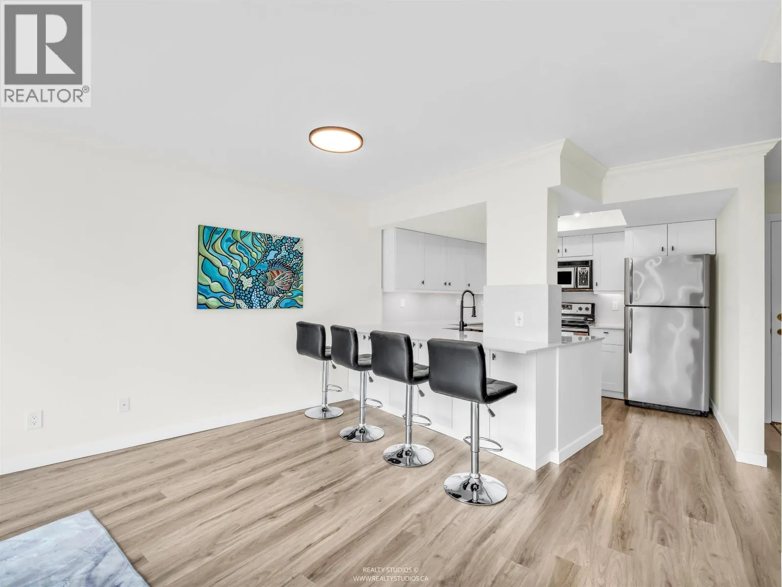 406 995 ROCHE POINT DRIVE