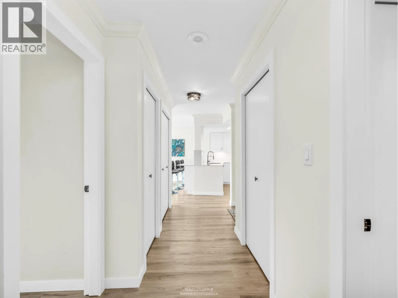 406 995 ROCHE POINT DRIVE