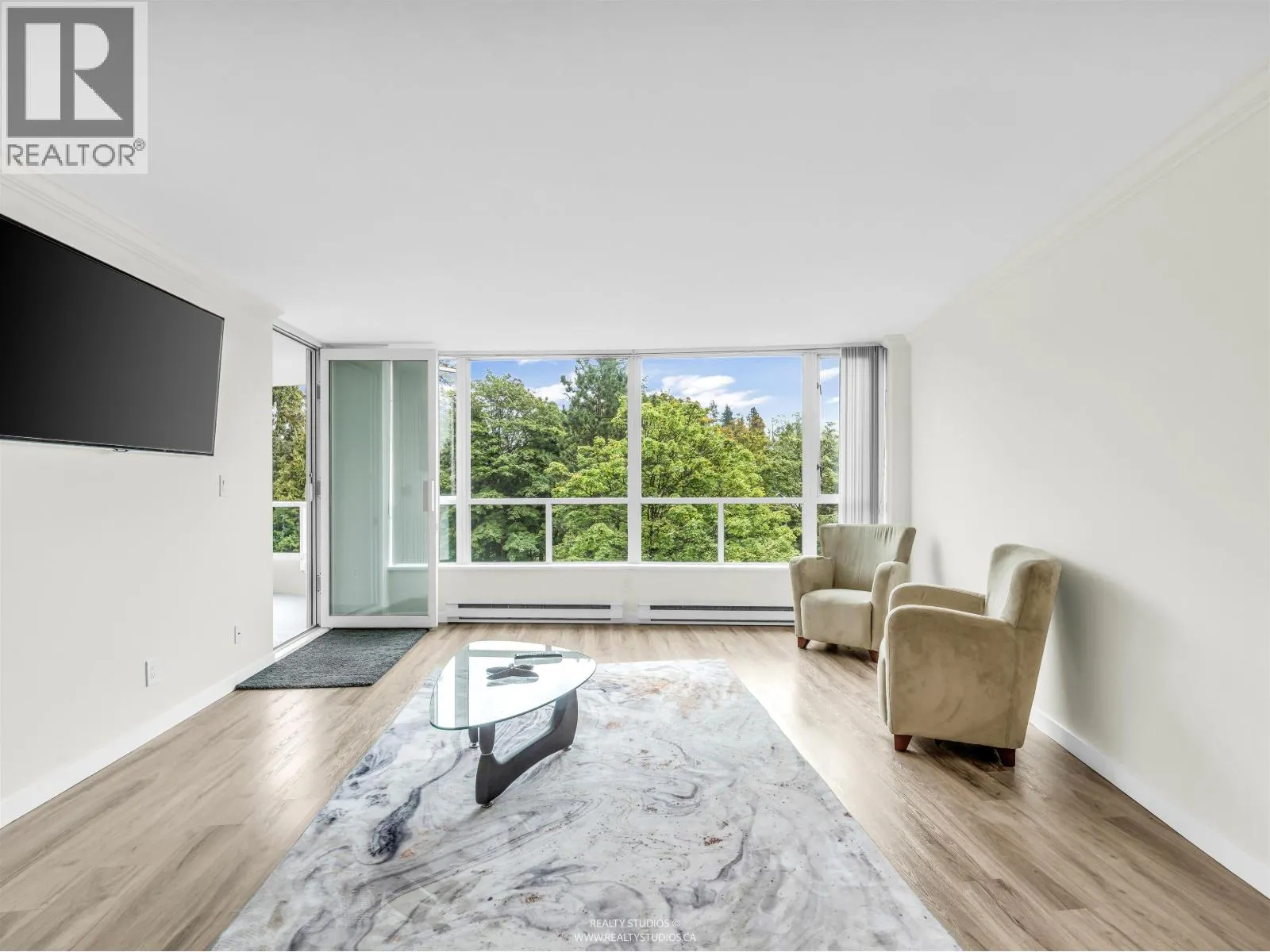 406 995 ROCHE POINT DRIVE