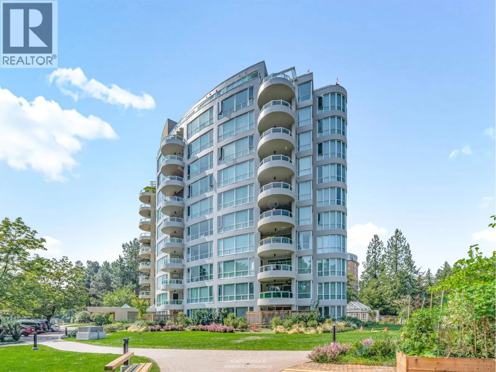 406 995 ROCHE POINT DRIVE