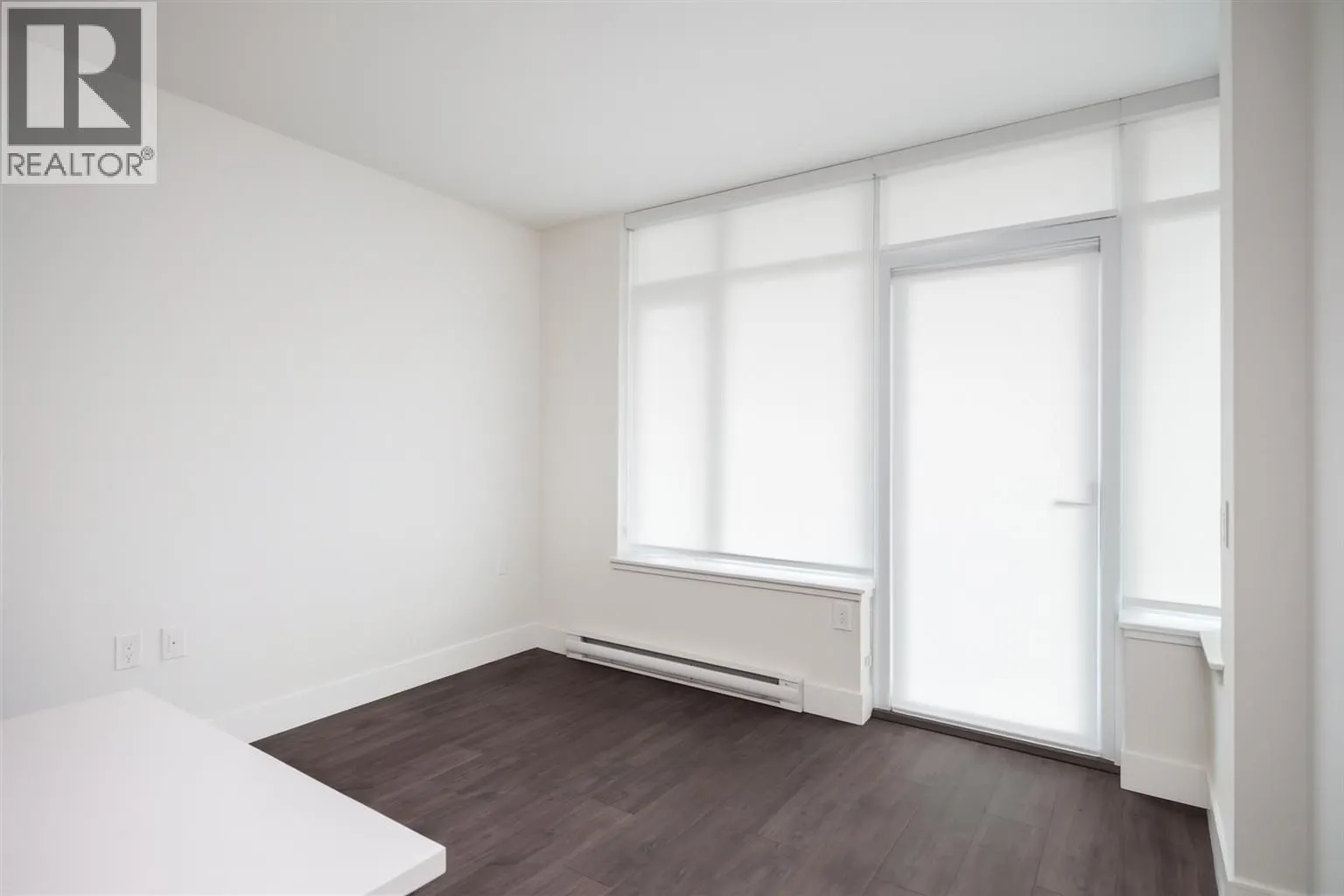 408 258 NELSON'S COURT