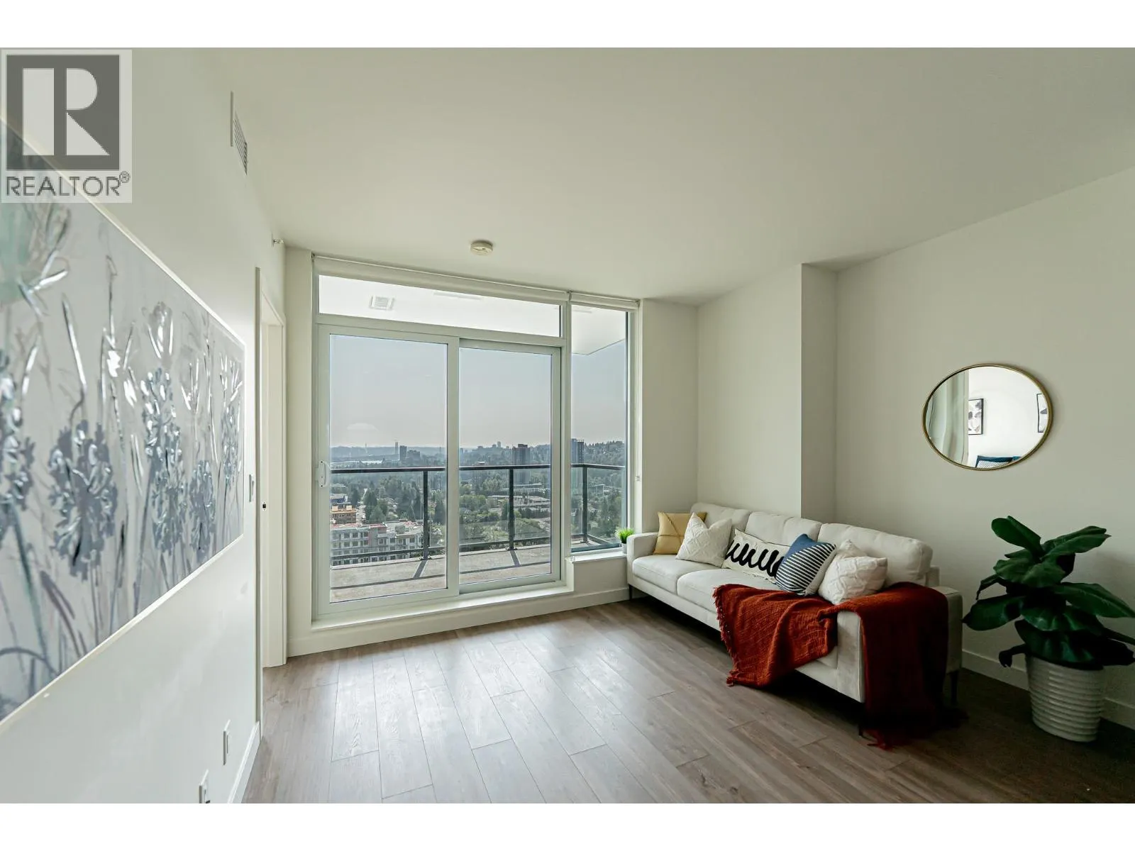 1406 585 AUSTIN AVENUE