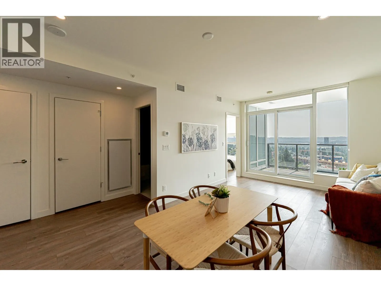 1406 585 AUSTIN AVENUE