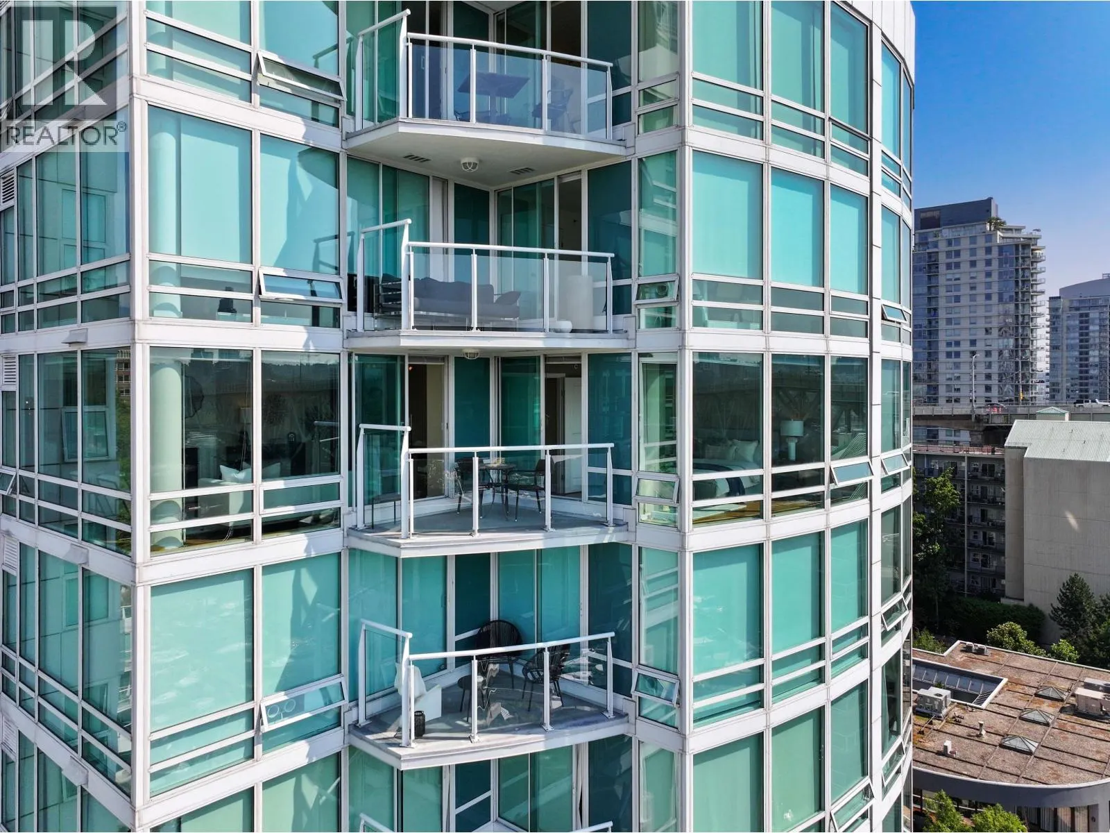 1301 1501 HOWE STREET