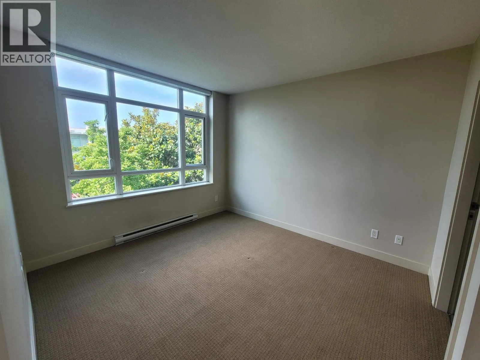 515 2268 W BROADWAY