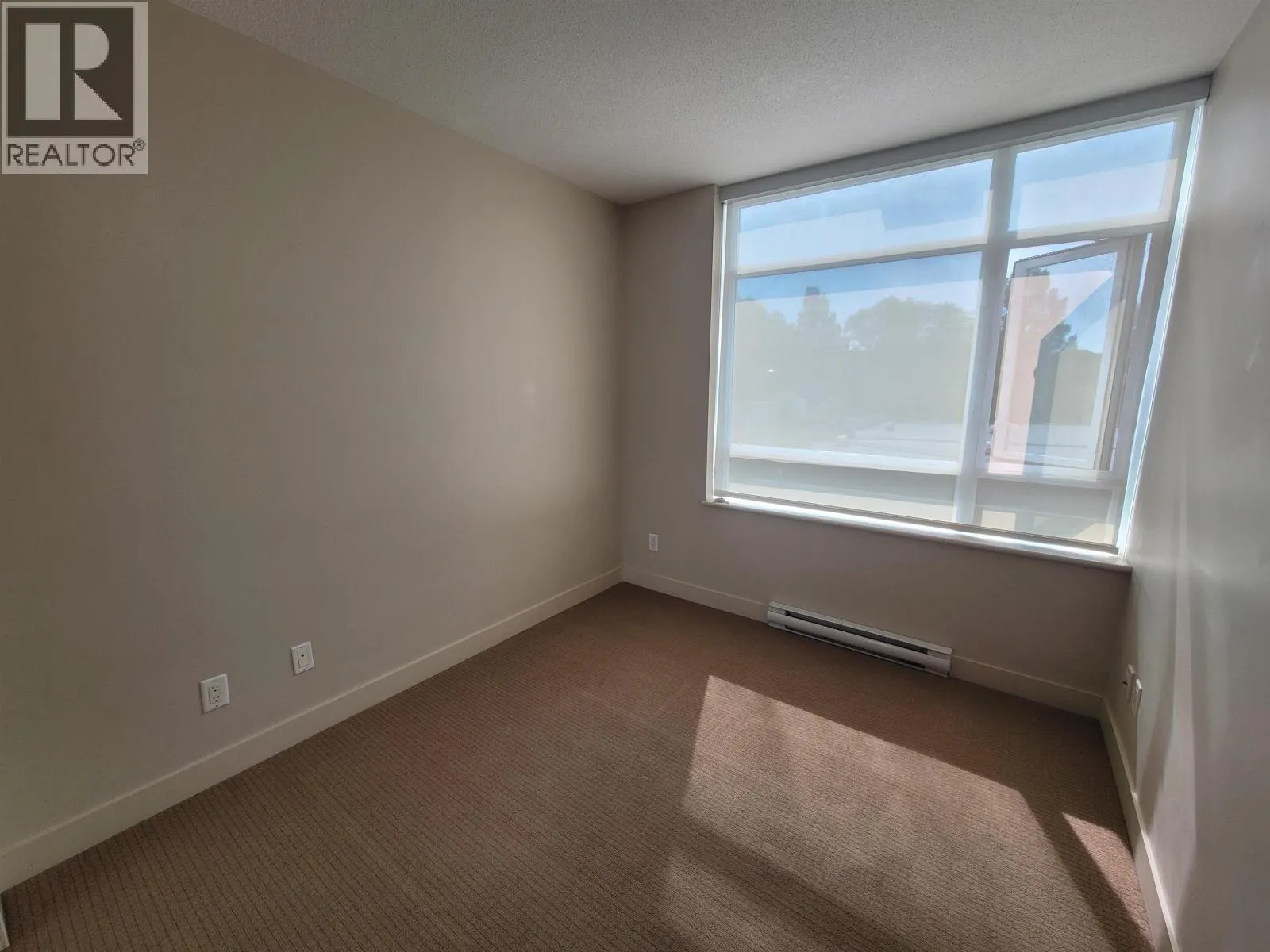 515 2268 W BROADWAY