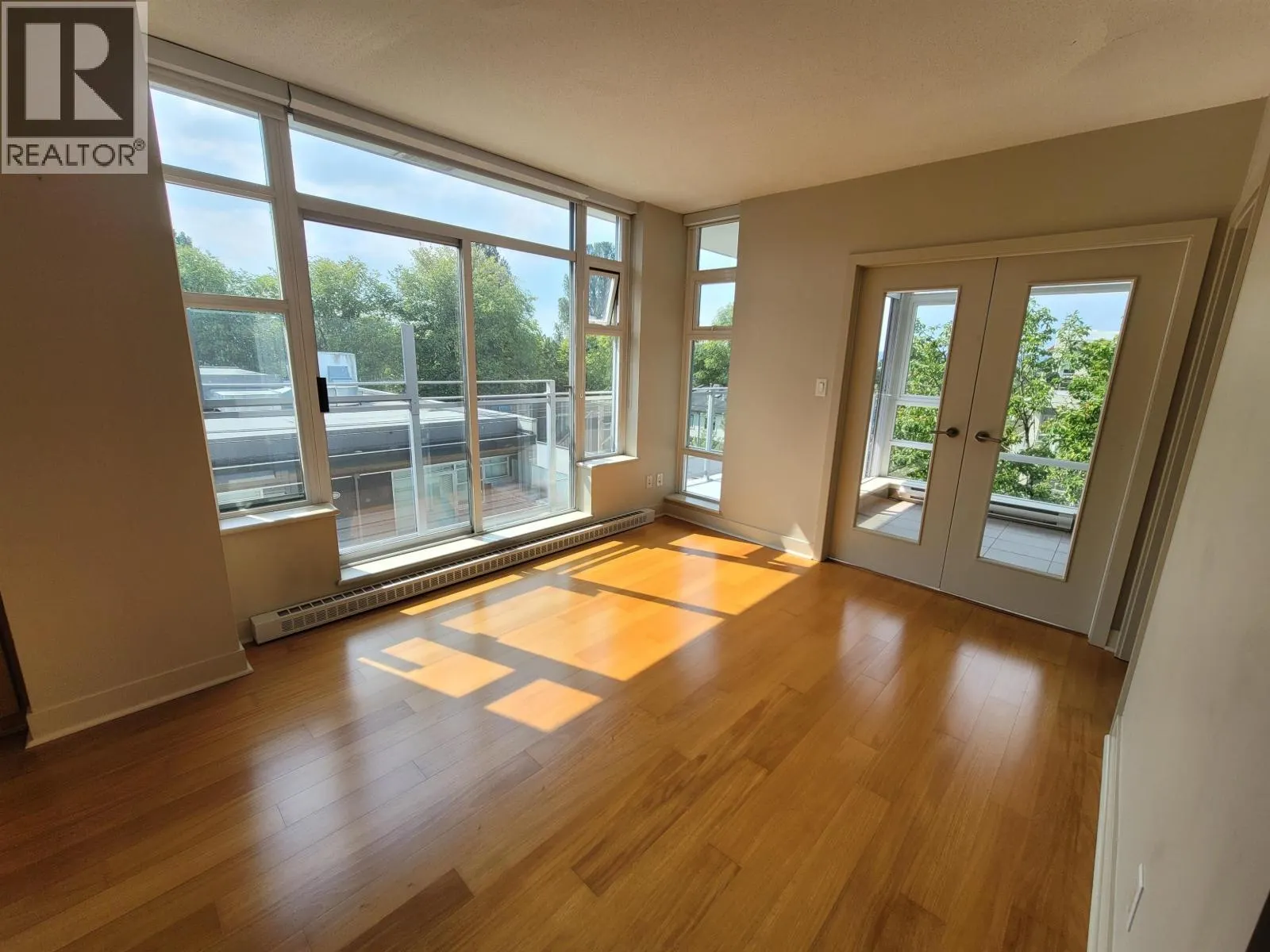 515 2268 W BROADWAY