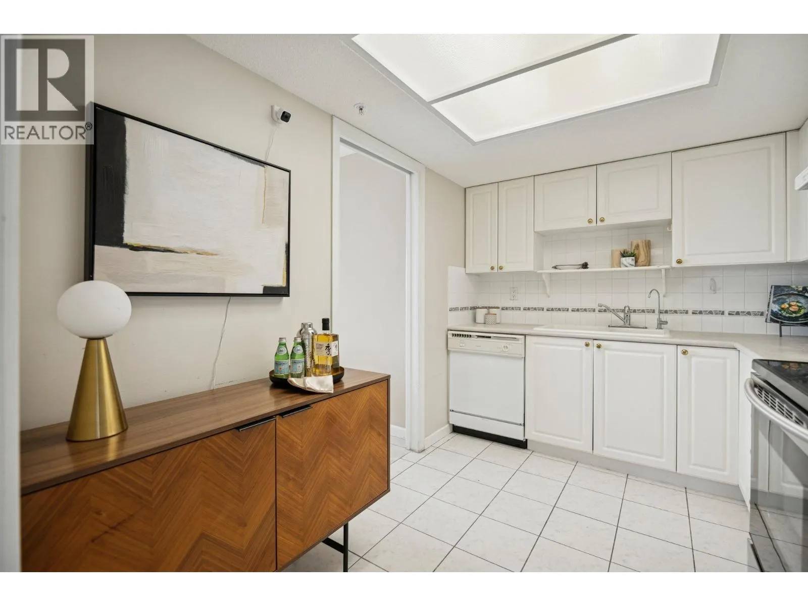 1605 6088 MINORU BOULEVARD