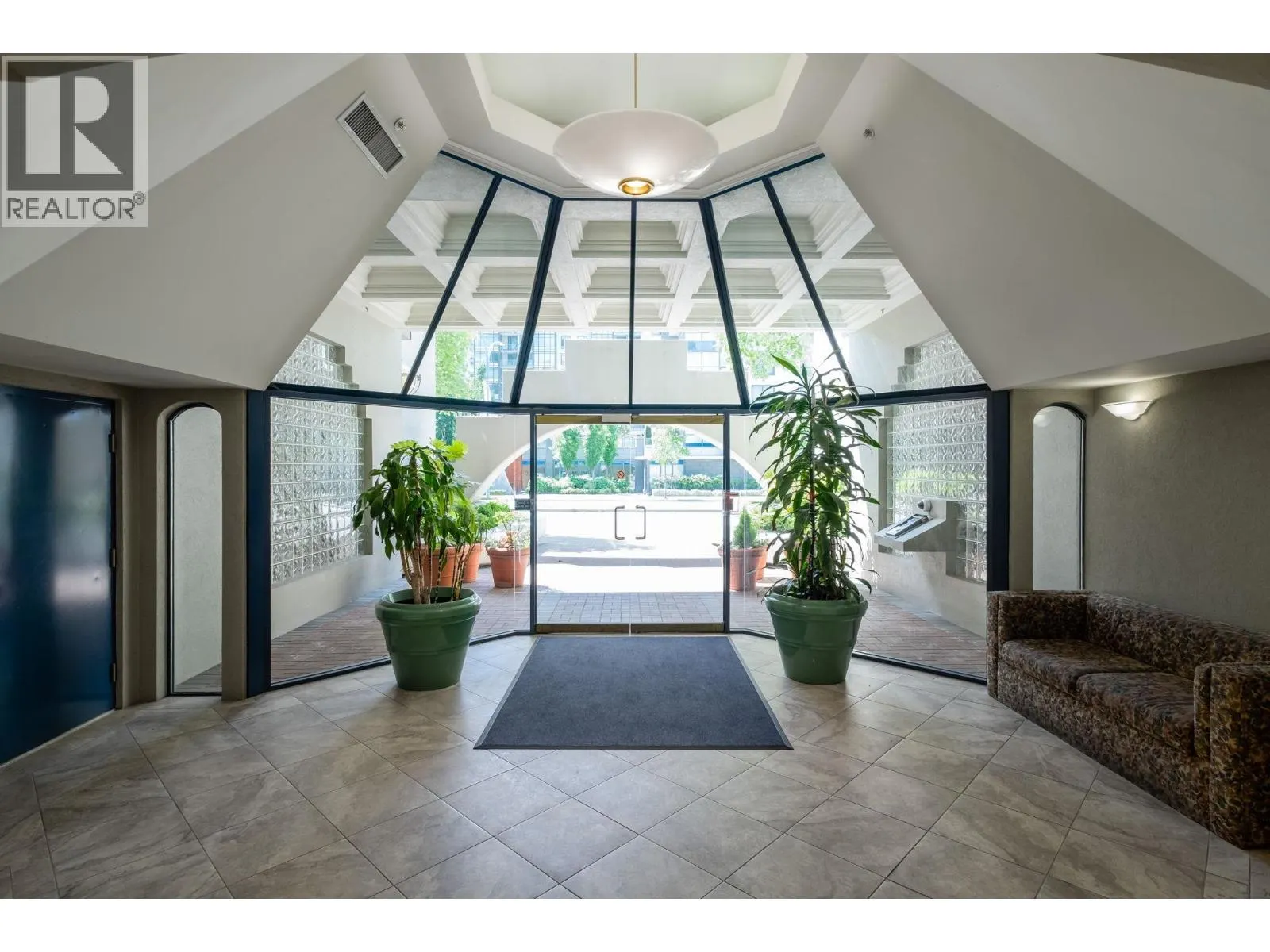 1605 6088 MINORU BOULEVARD