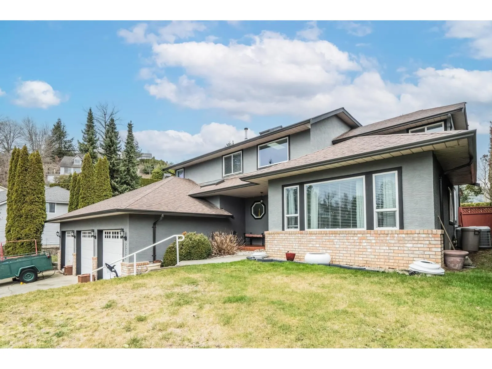 2237 MOUNTAIN DRIVE