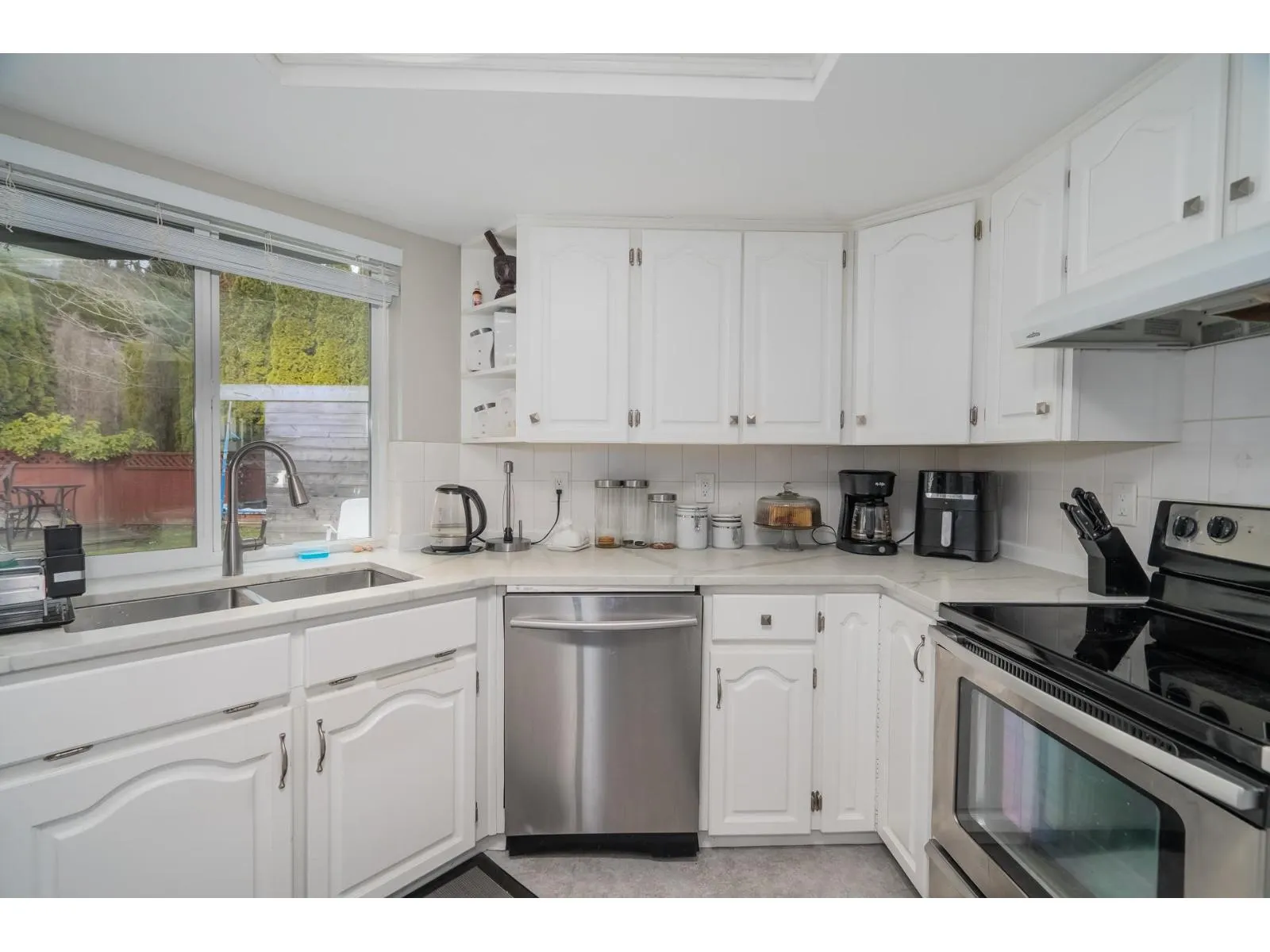 2237 MOUNTAIN DRIVE
