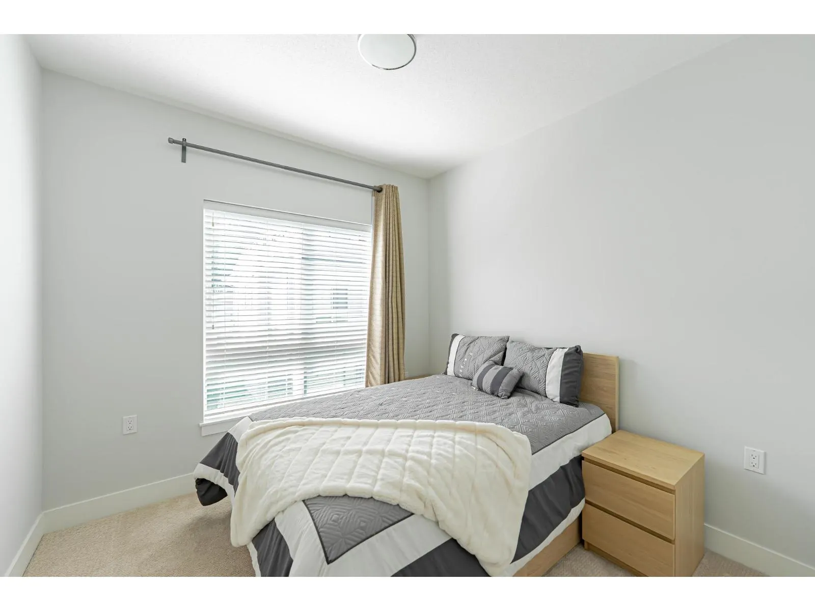 111 2280 163 STREET
