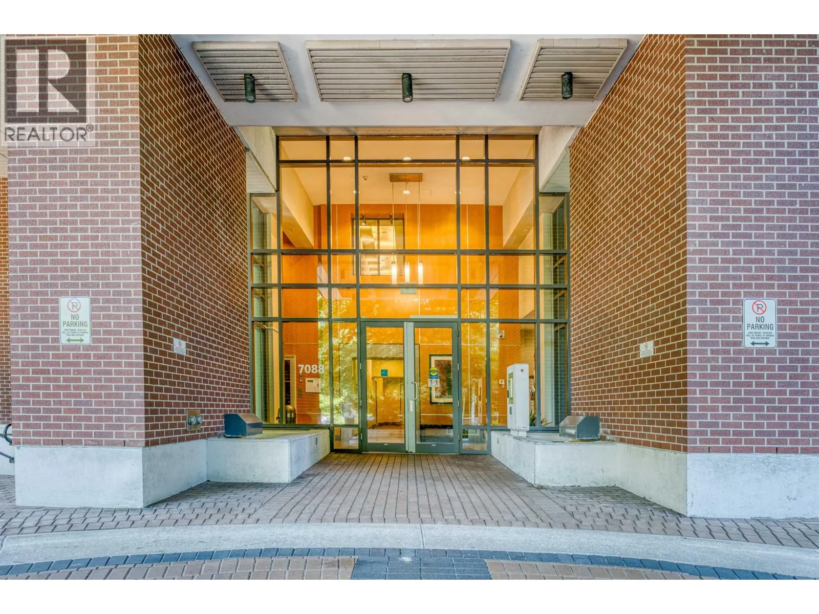 1208 7088 18TH AVENUE