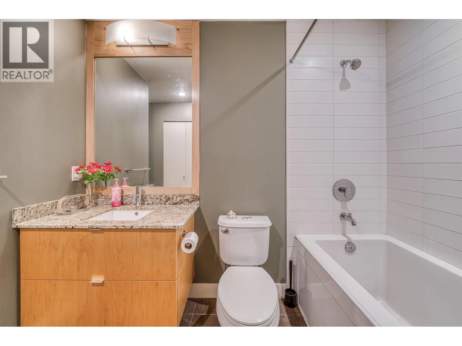 1208 7088 18TH AVENUE