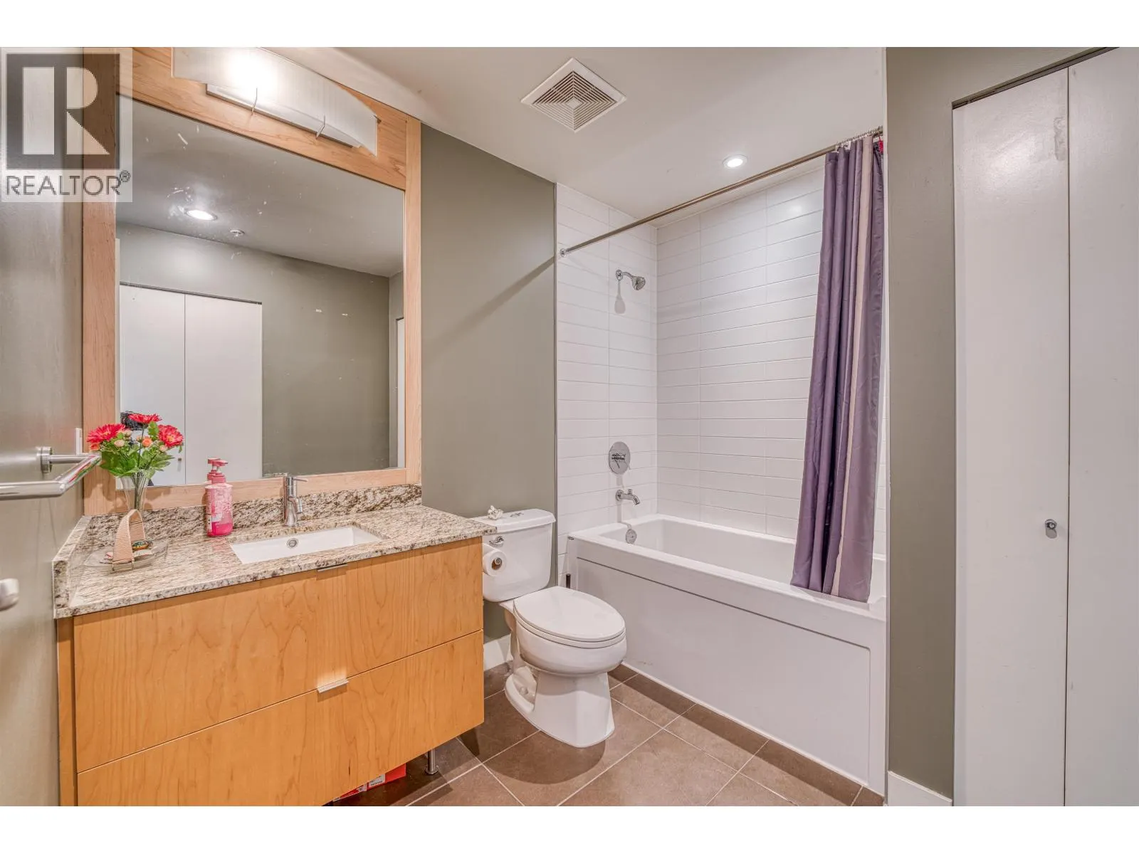 1208 7088 18TH AVENUE
