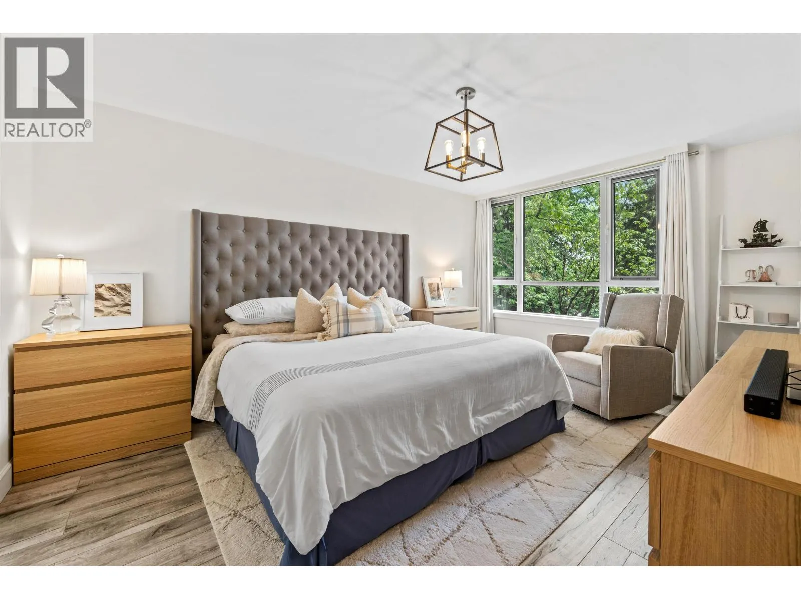 T4908 3980 CARRIGAN COURT