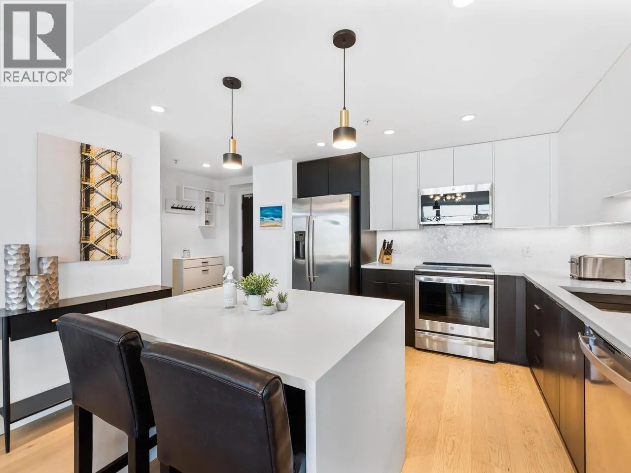 2301 280 ROSS DRIVE