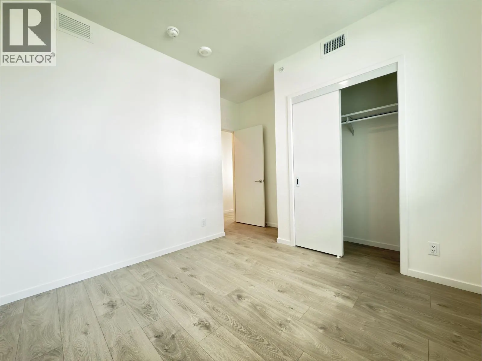 576 6600 MINORU BOULEVARD