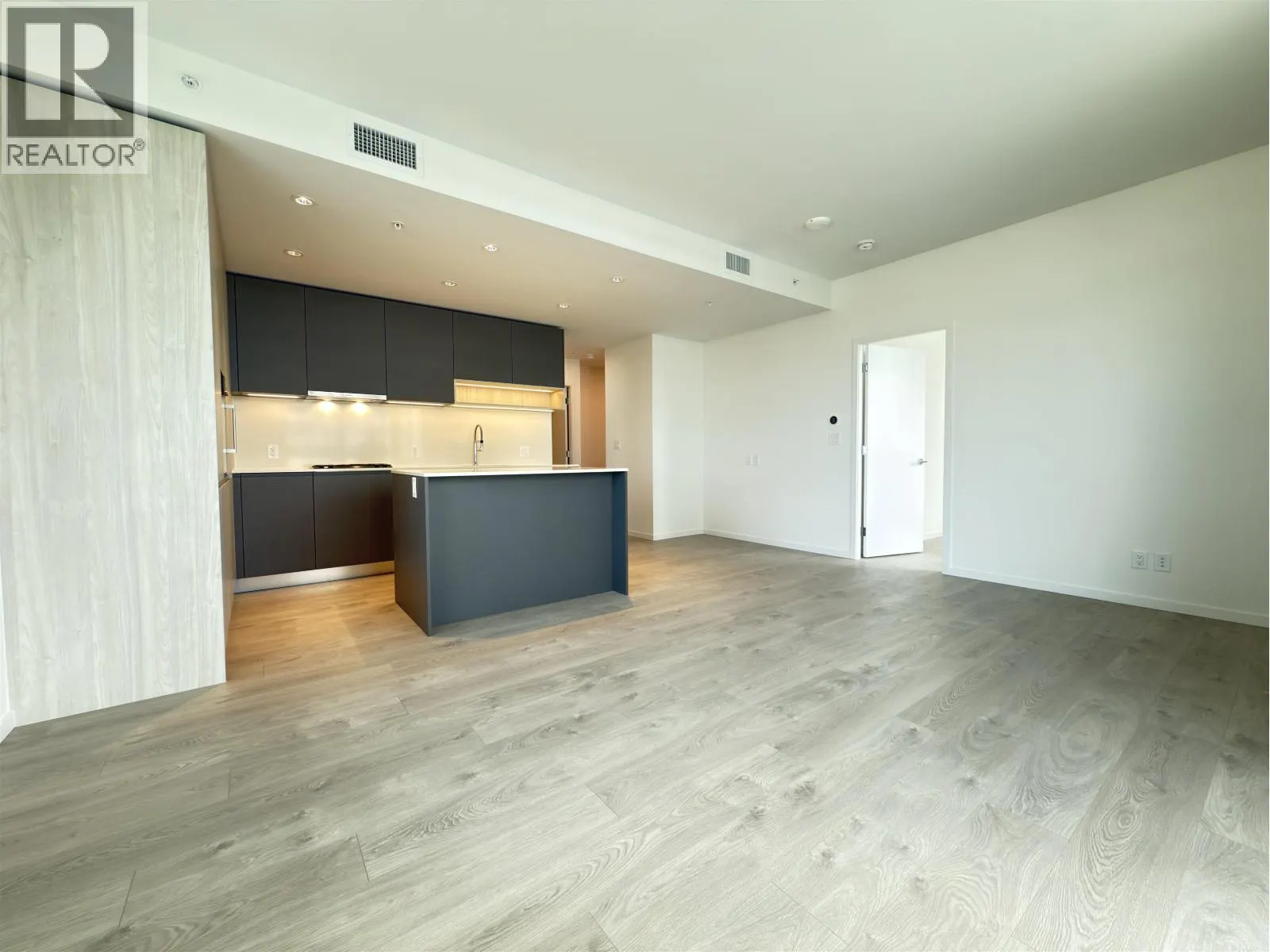 576 6600 MINORU BOULEVARD