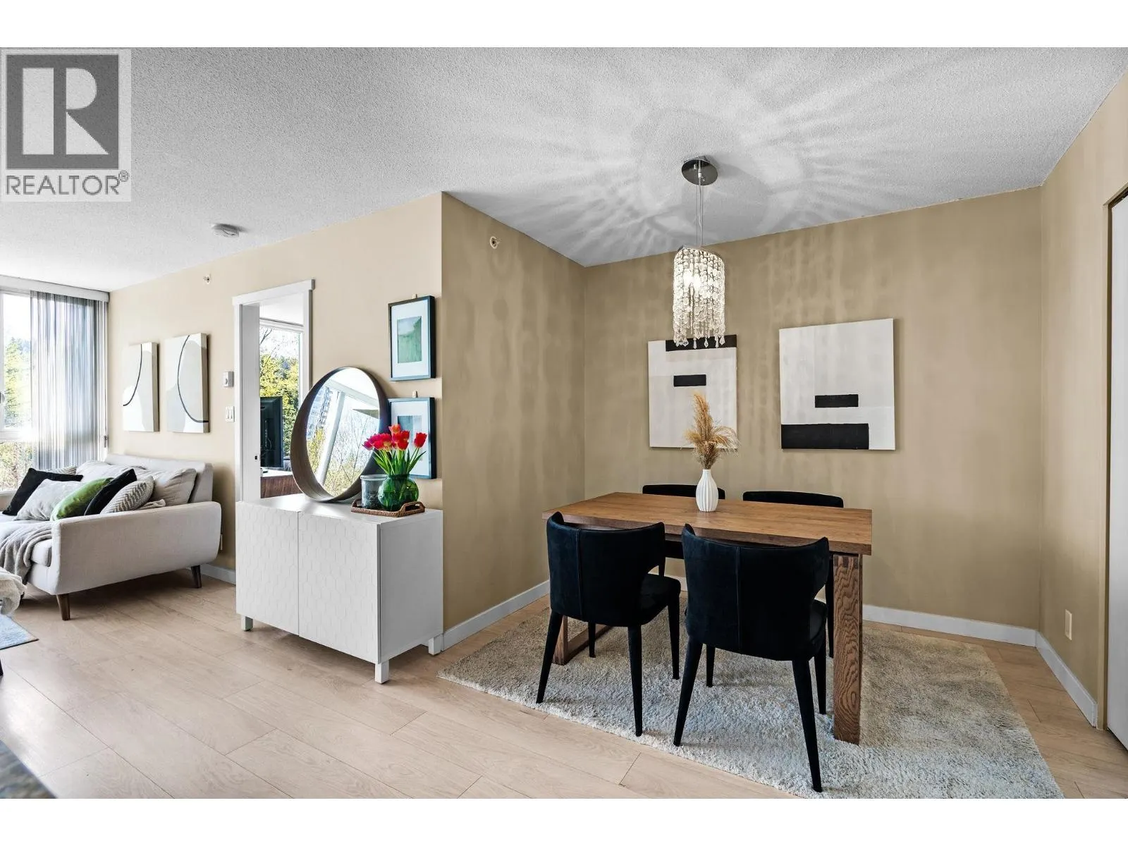 1009 660 NOOTKA WAY