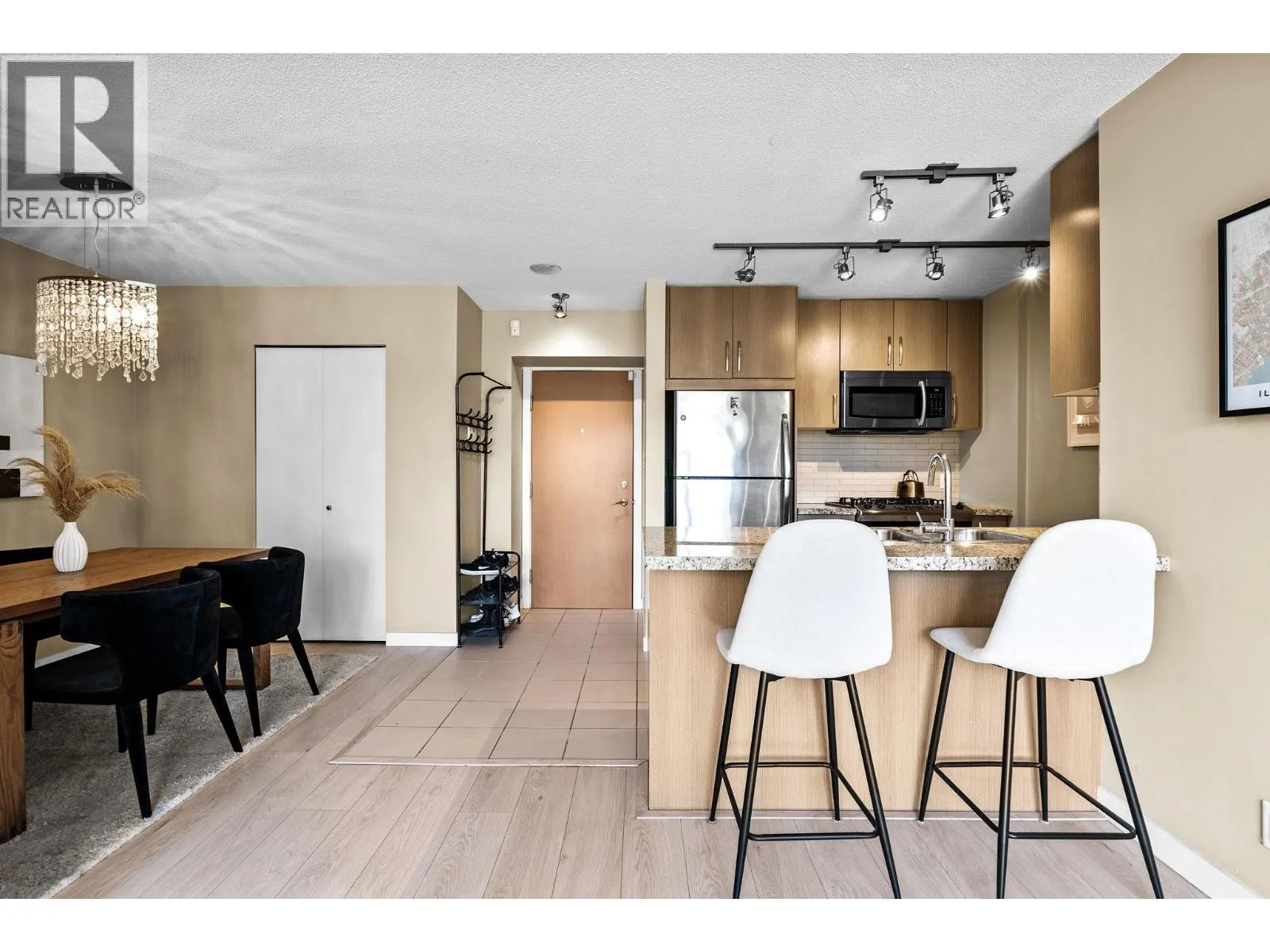 1009 660 NOOTKA WAY