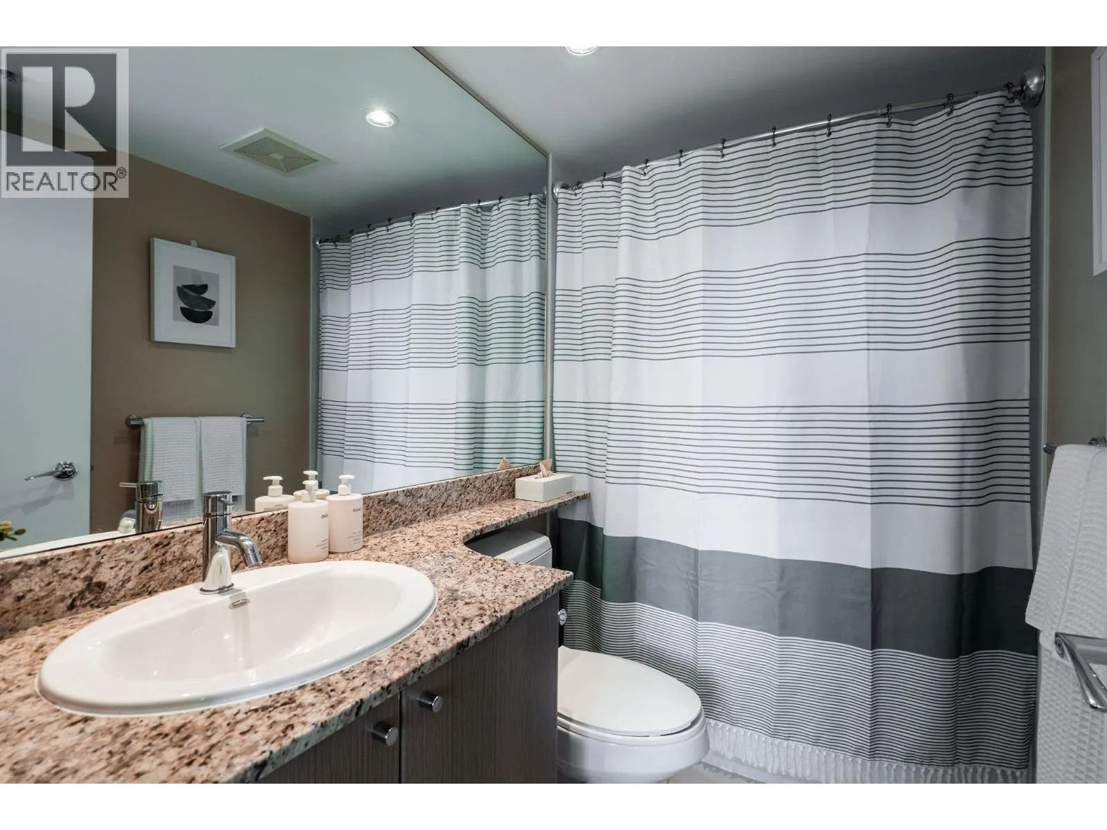 1009 660 NOOTKA WAY