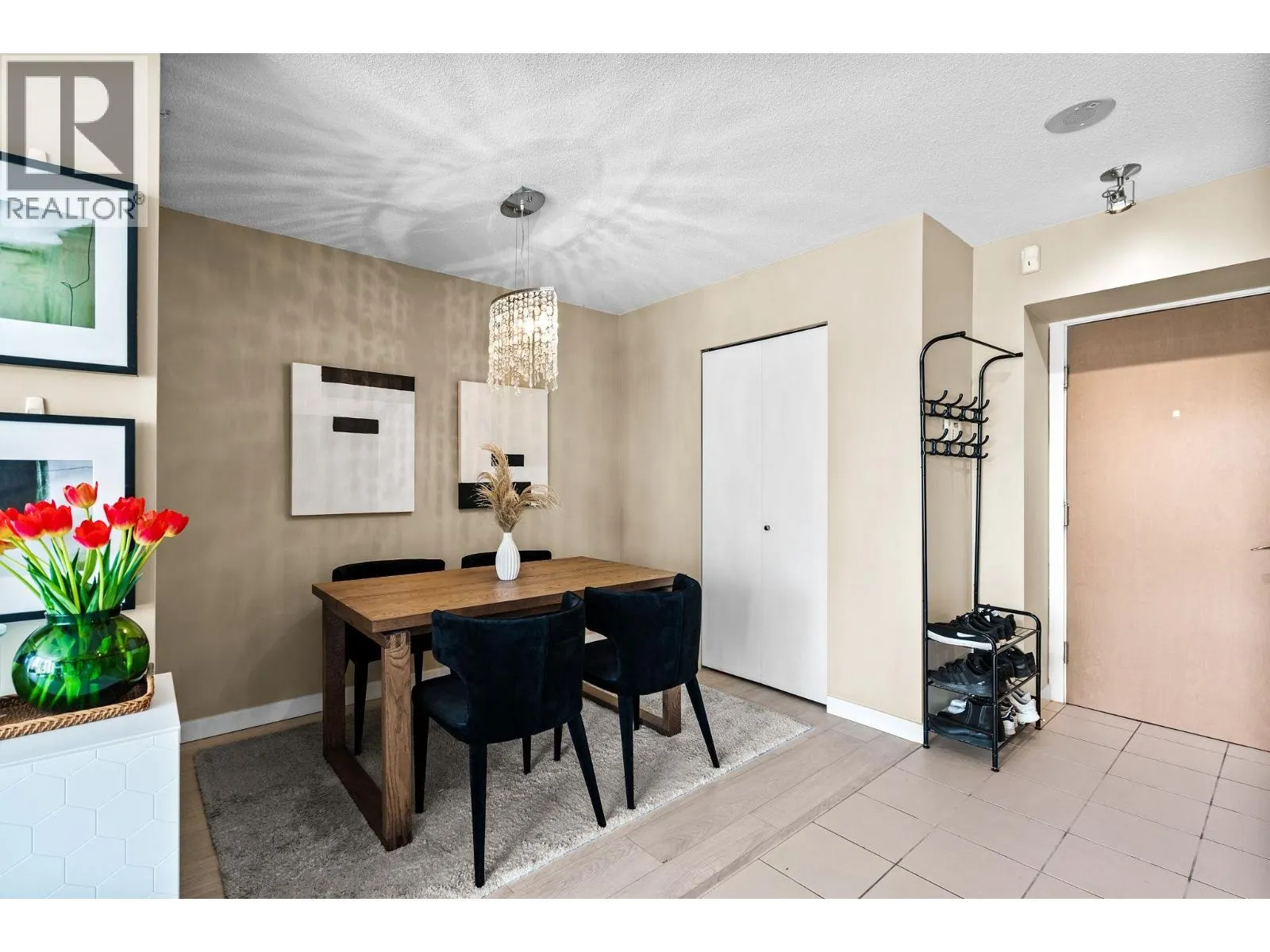1009 660 NOOTKA WAY