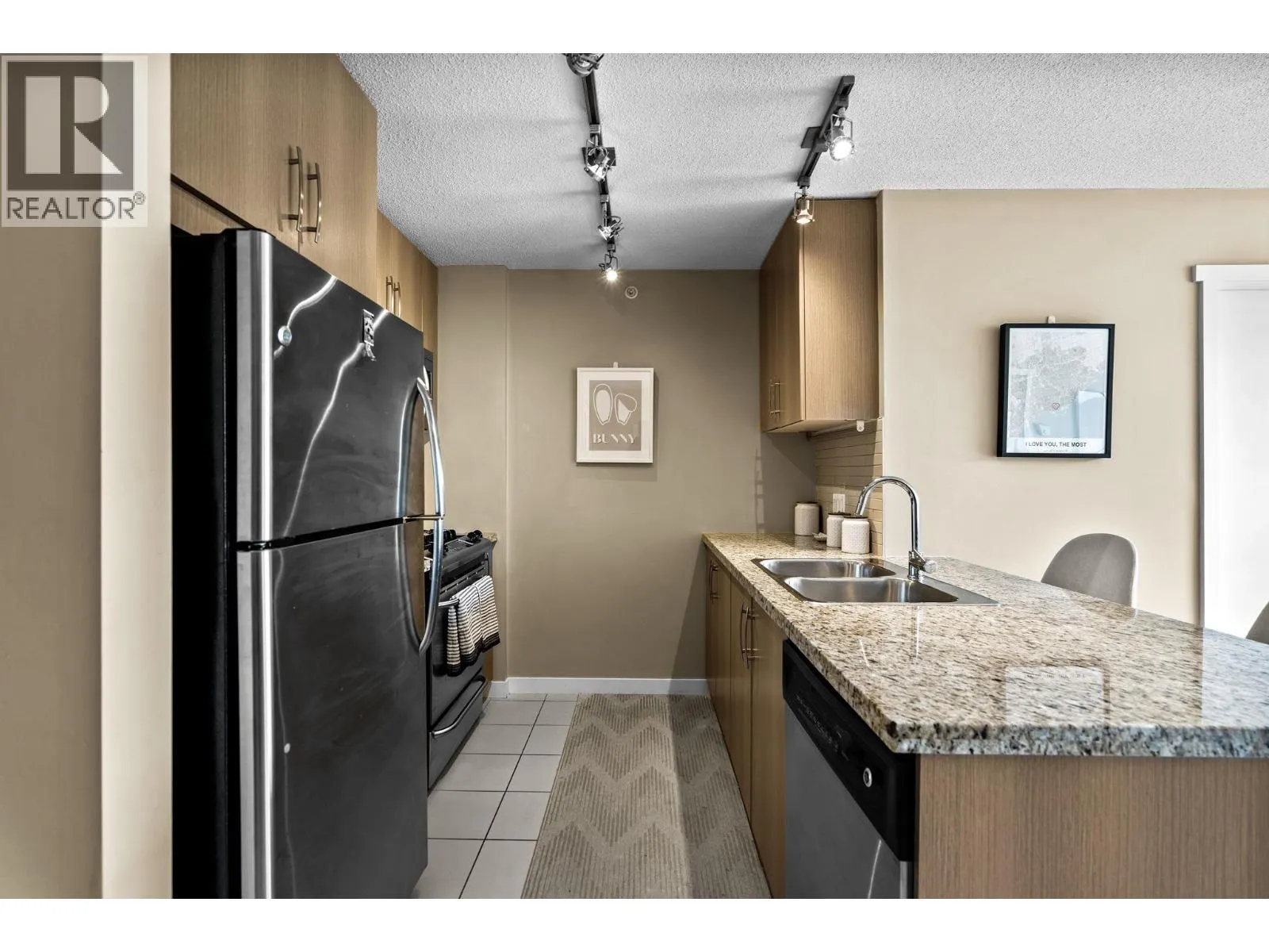 1009 660 NOOTKA WAY